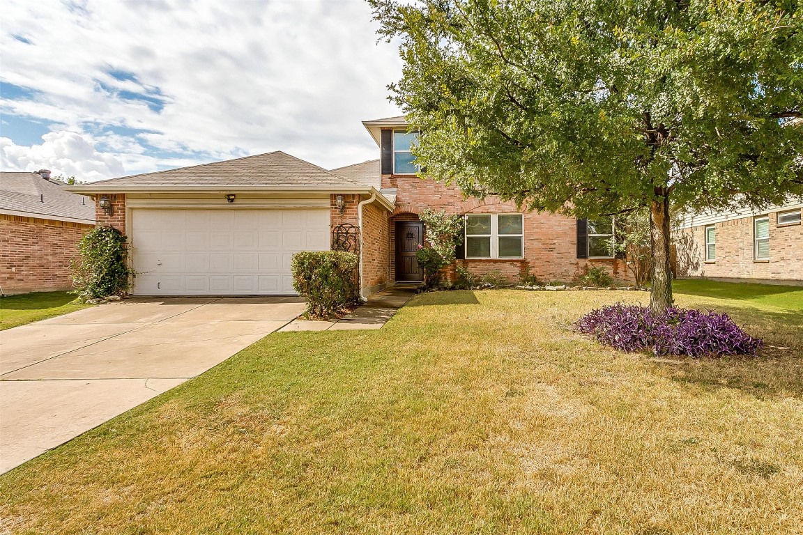 1316 Lauren Drive Burleson TX 76028