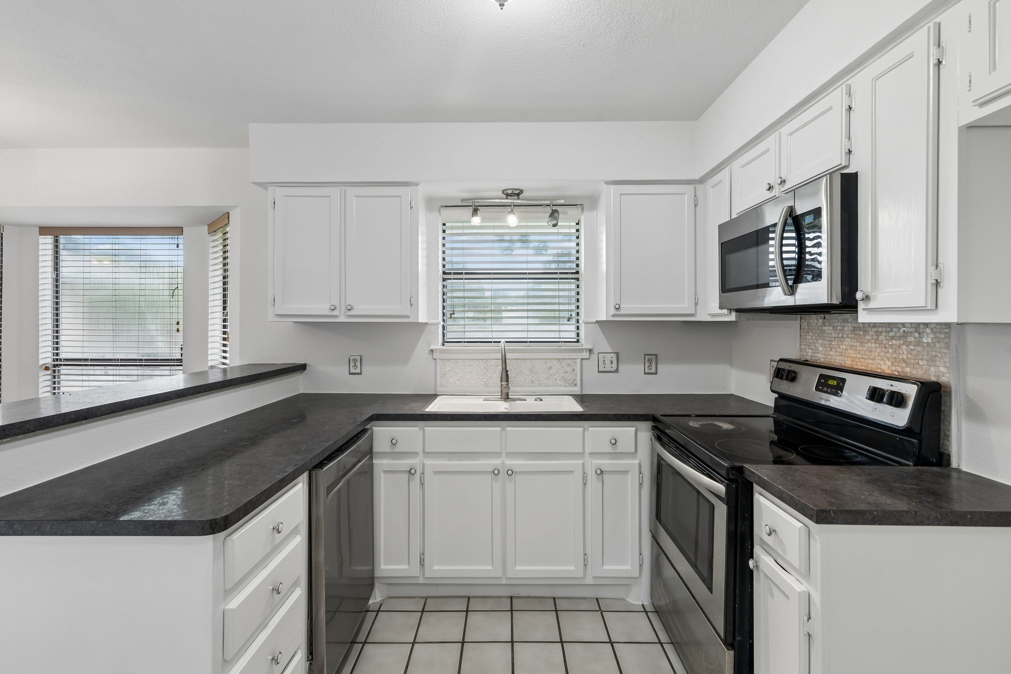 502 Parsley Lane Euless TX 76039