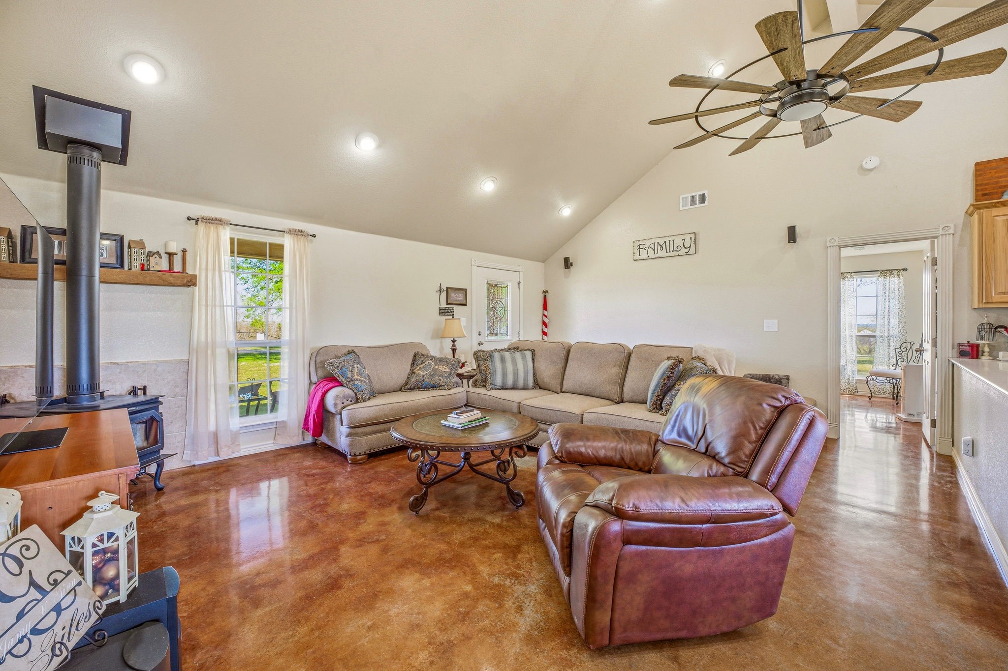 7915 E Fm 580 Kempner TX 76539