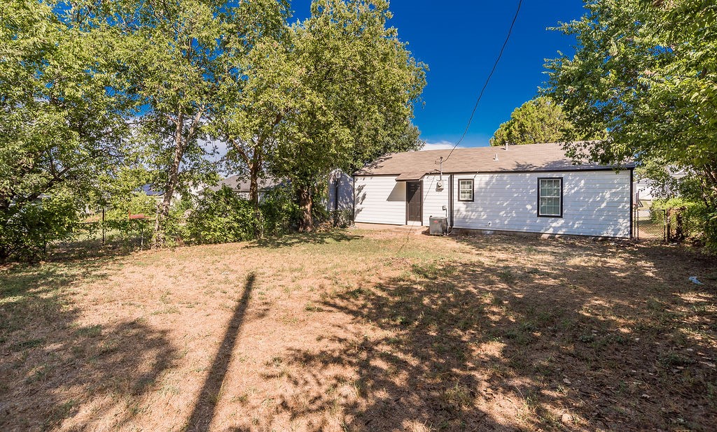 2412 Spiller Street Fort Worth TX 76105