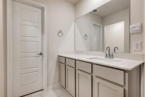 3915 Silver City Avenue Aubrey TX 76227
