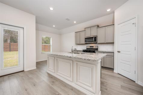 3915 Silver City Avenue Aubrey TX 76227