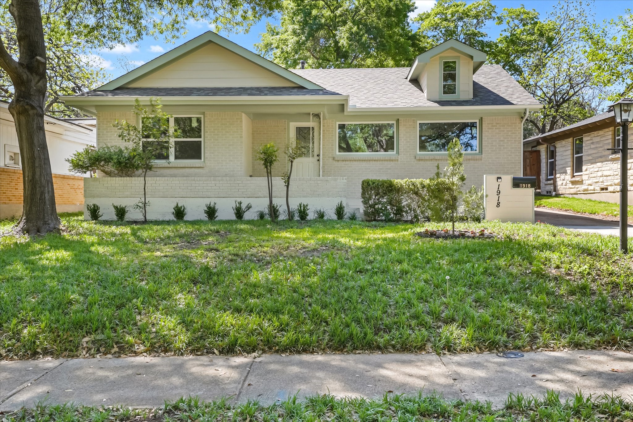 1918 Elmwood Boulevard Dallas TX 75224