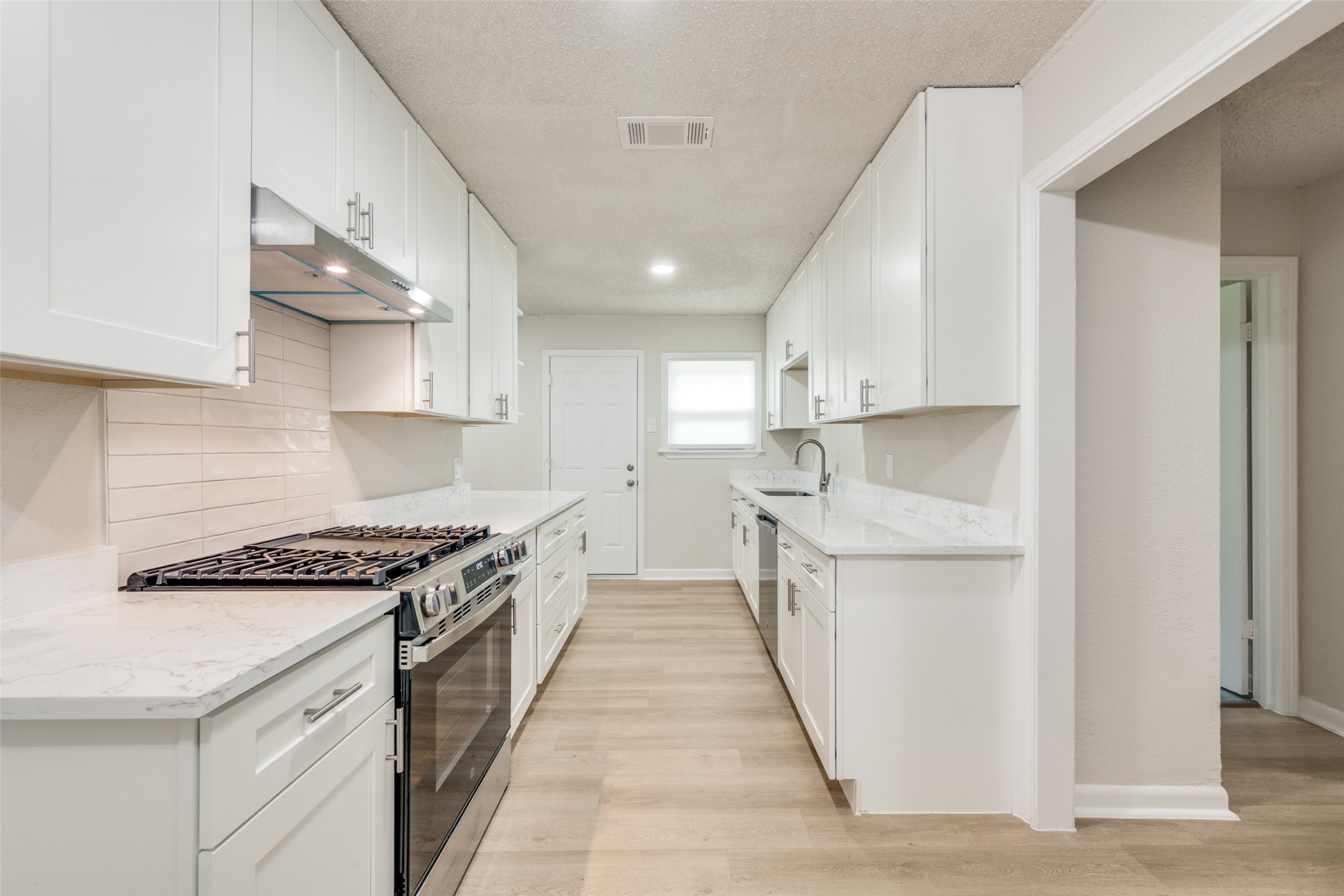 420 Arthur Drive Hurst TX 76053