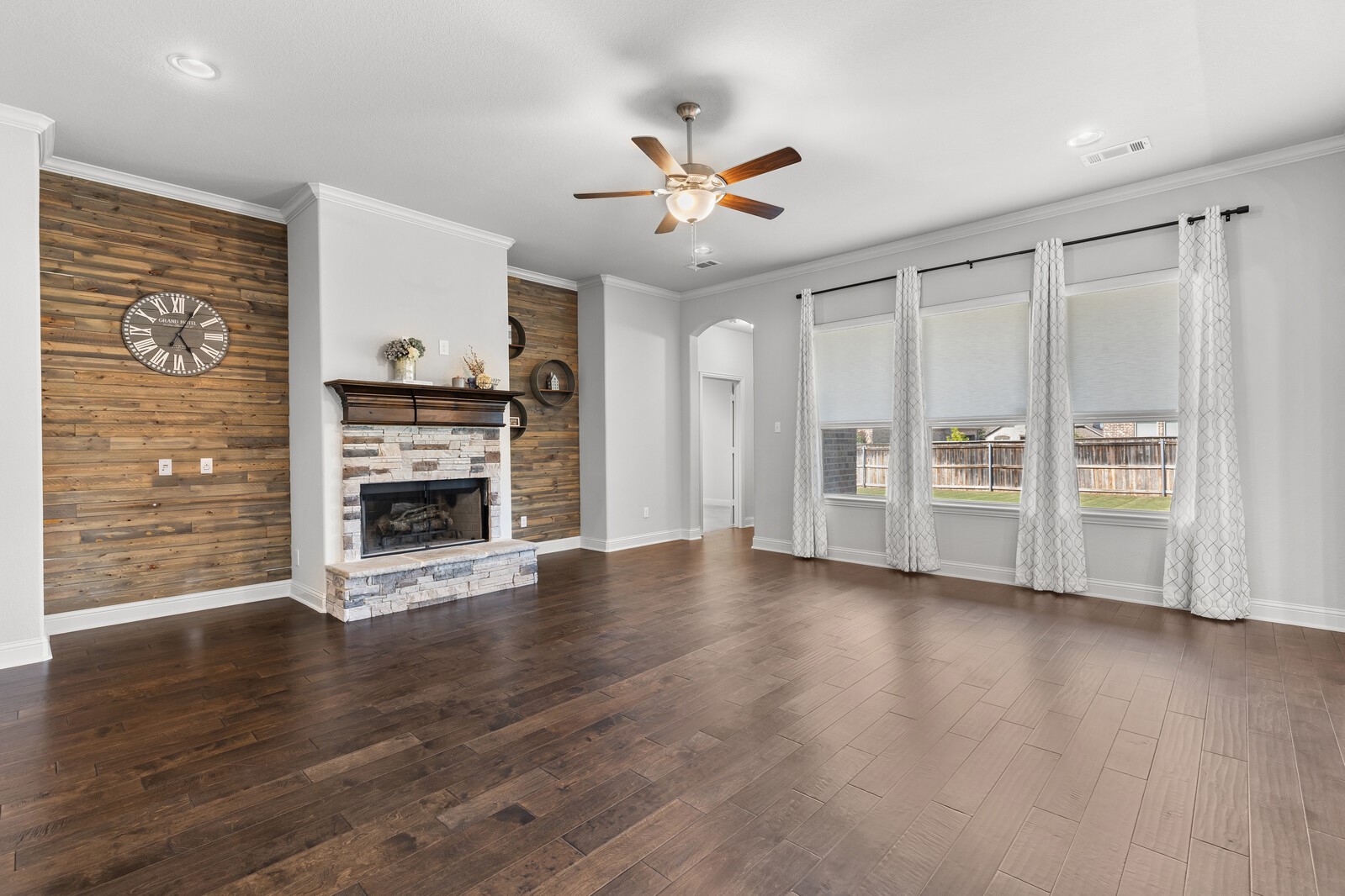 1094 Hesselridge Drive Hewitt TX 76643