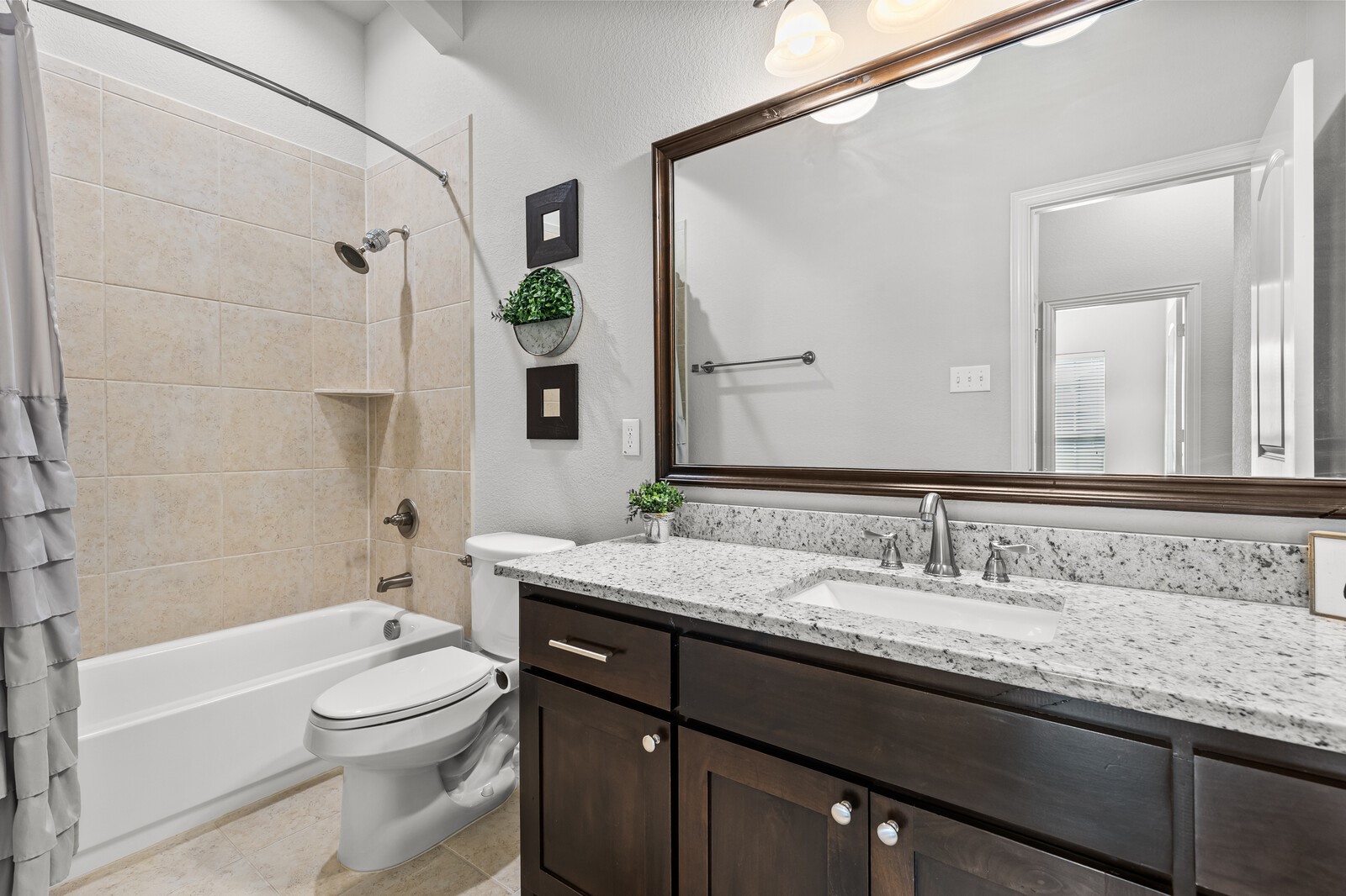 1094 Hesselridge Drive Hewitt TX 76643