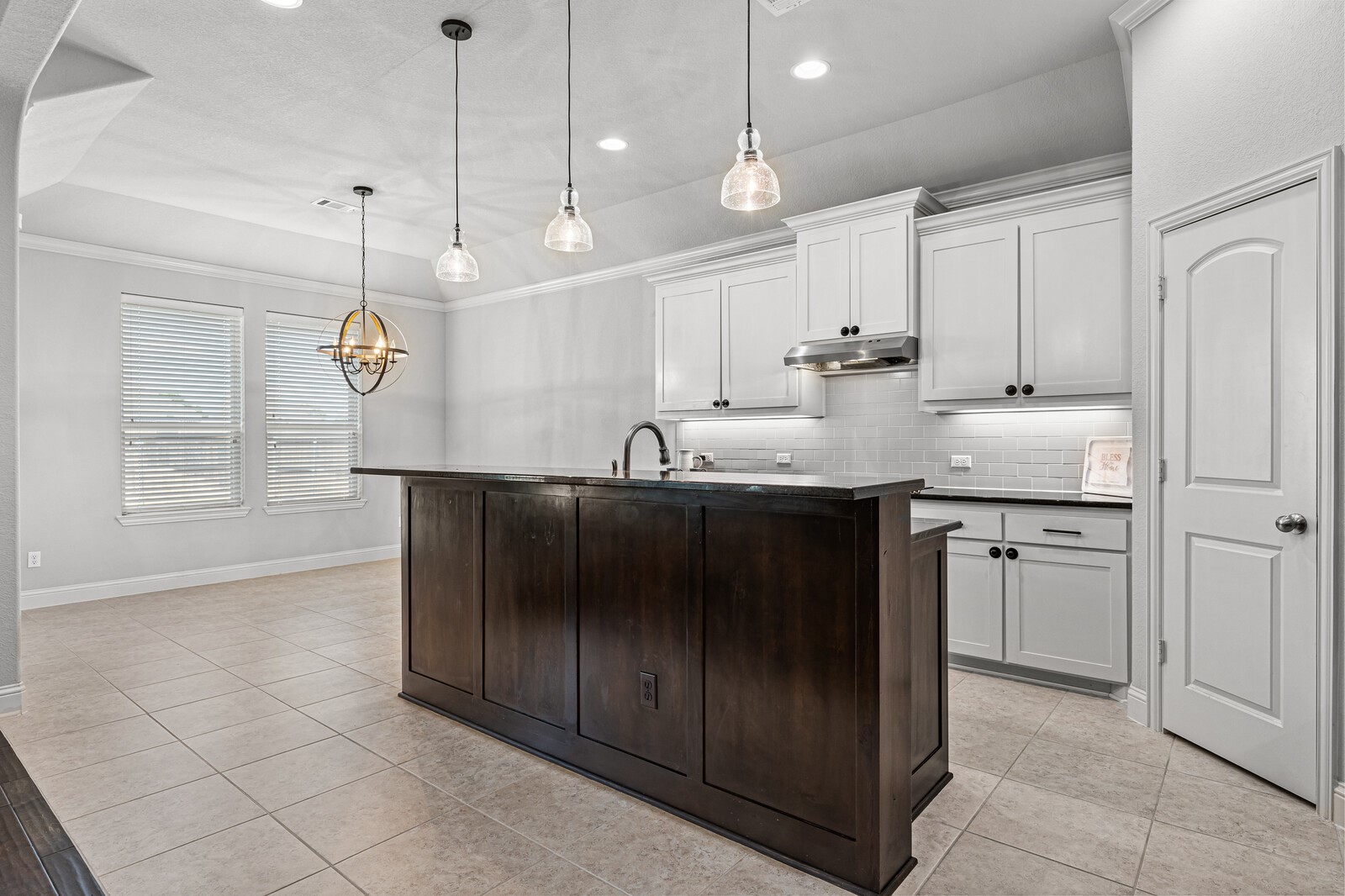 1094 Hesselridge Drive Hewitt TX 76643