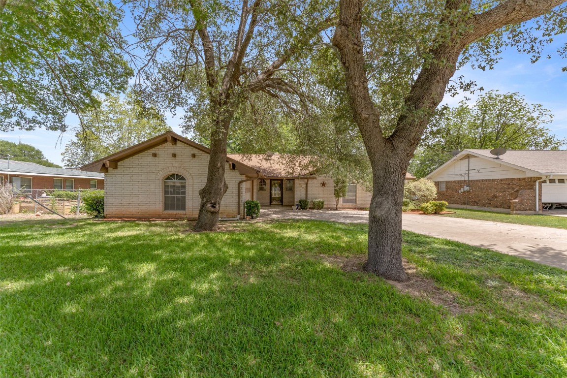 2304 Asbury Street Brownwood TX 76801
