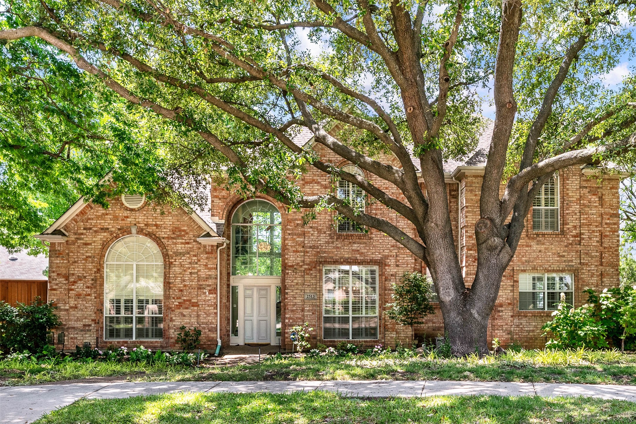 2513 Parkhurst Court Plano TX 75093