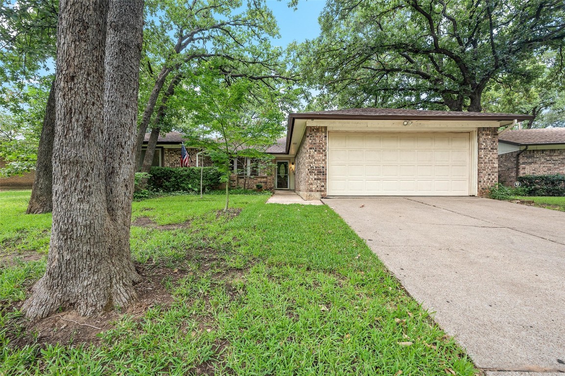 5306 Aurora Court Arlington TX 76017