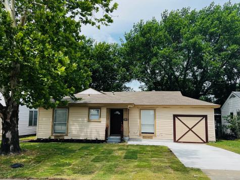 1026 SW 3rd Street Grand Prairie TX 75051