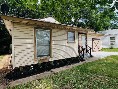 1026 SW 3rd Street Grand Prairie TX 75051