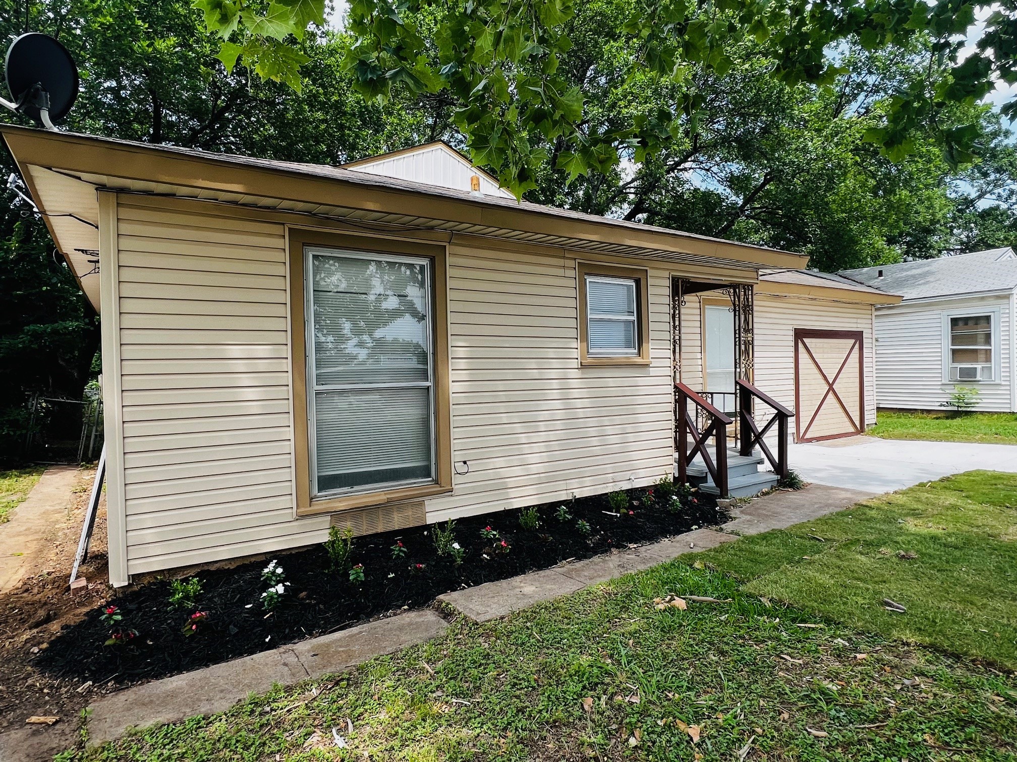 1026 SW 3rd Street Grand Prairie TX 75051