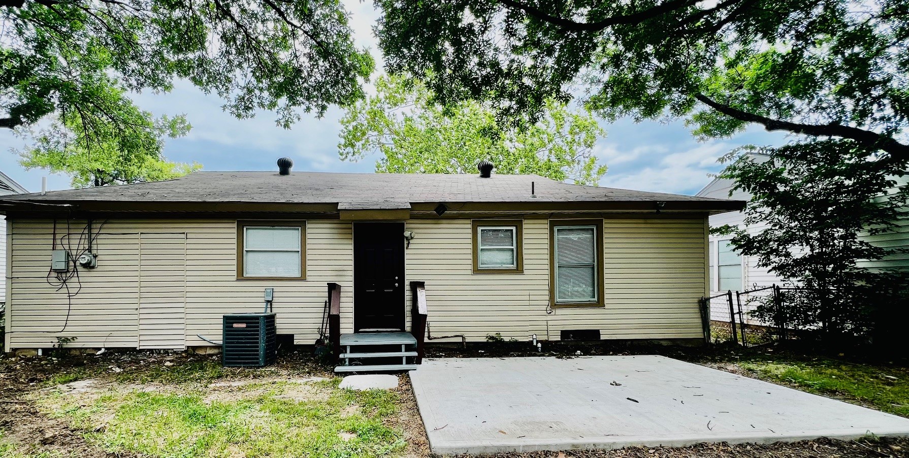 1026 SW 3rd Street Grand Prairie TX 75051