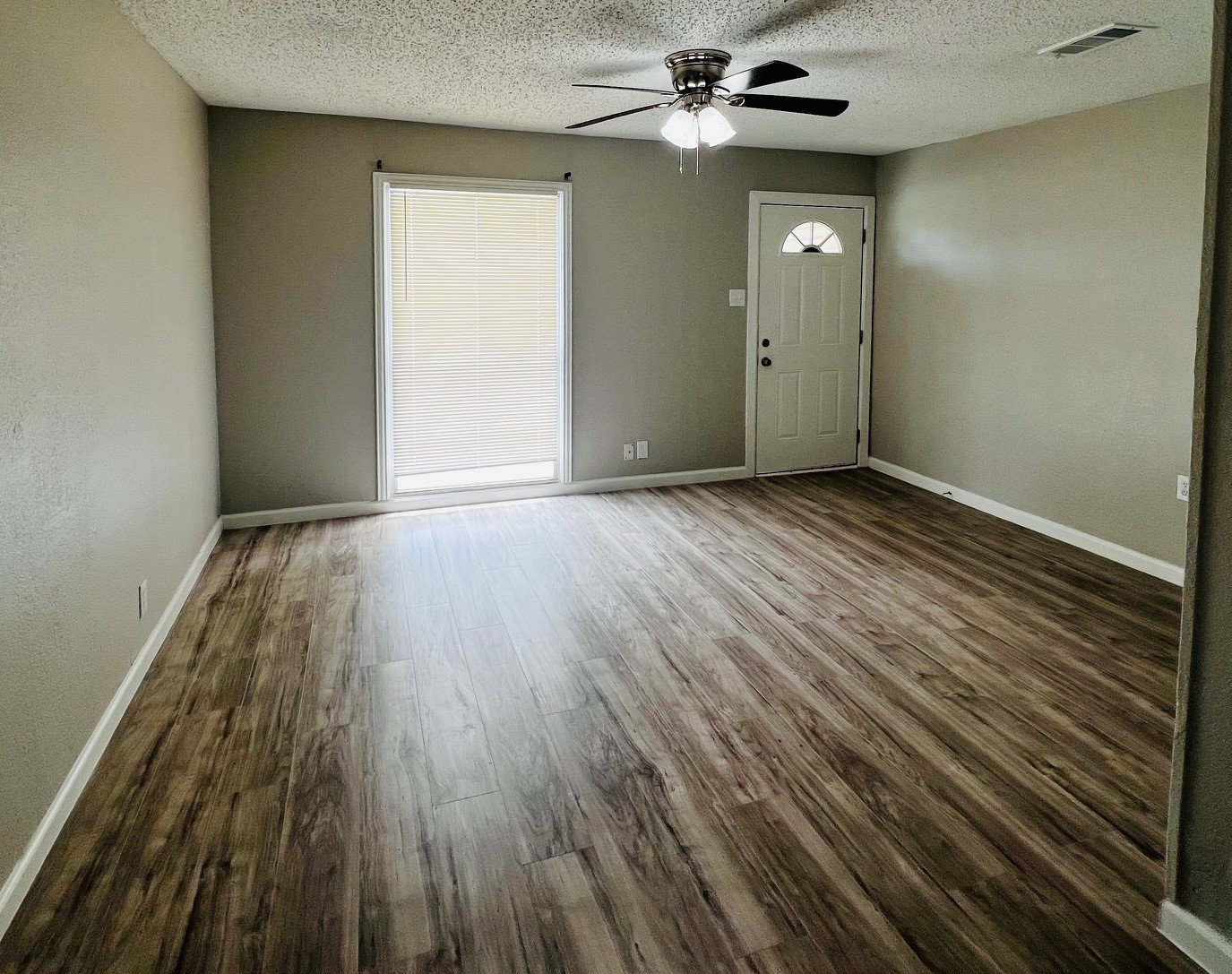 1026 SW 3rd Street Grand Prairie TX 75051