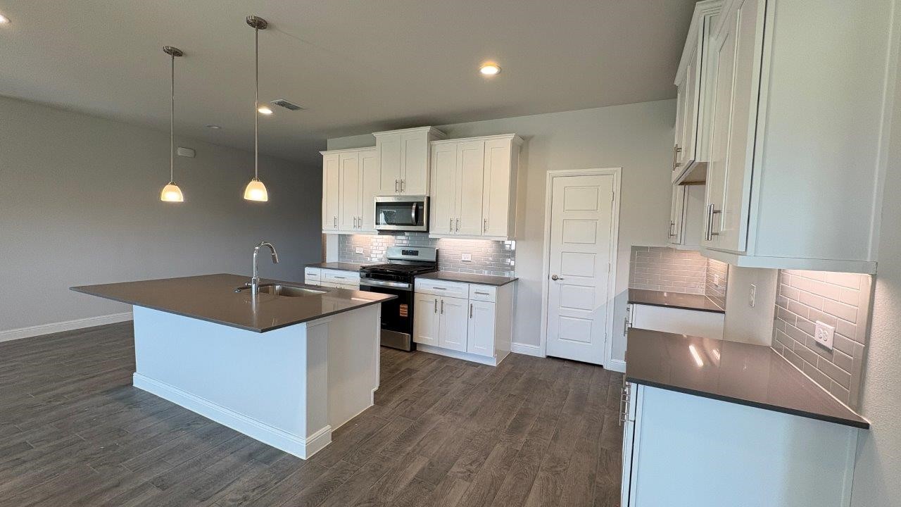 4231 Cornerstone Circle Granbury TX 76048
