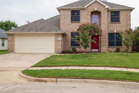 5240 Lake Grove Drive Grand Prairie TX 75052