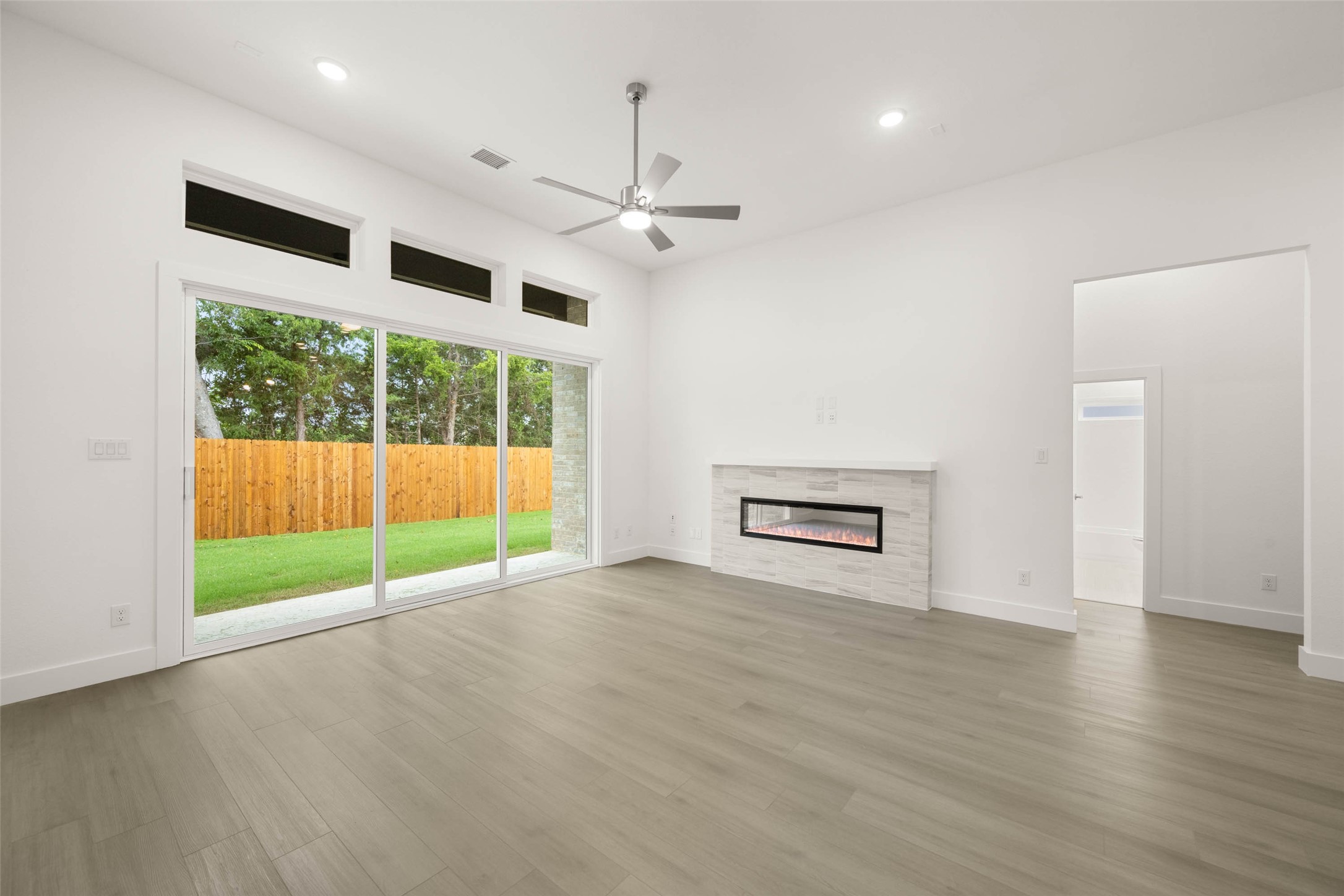 1911 Aspen Cedar Hill TX 75104