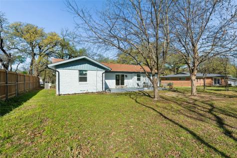 911 Vine Street Euless TX 76040