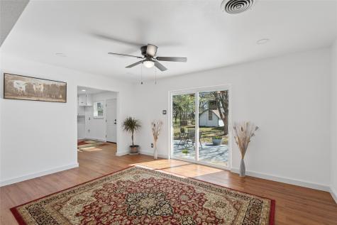 911 Vine Street Euless TX 76040