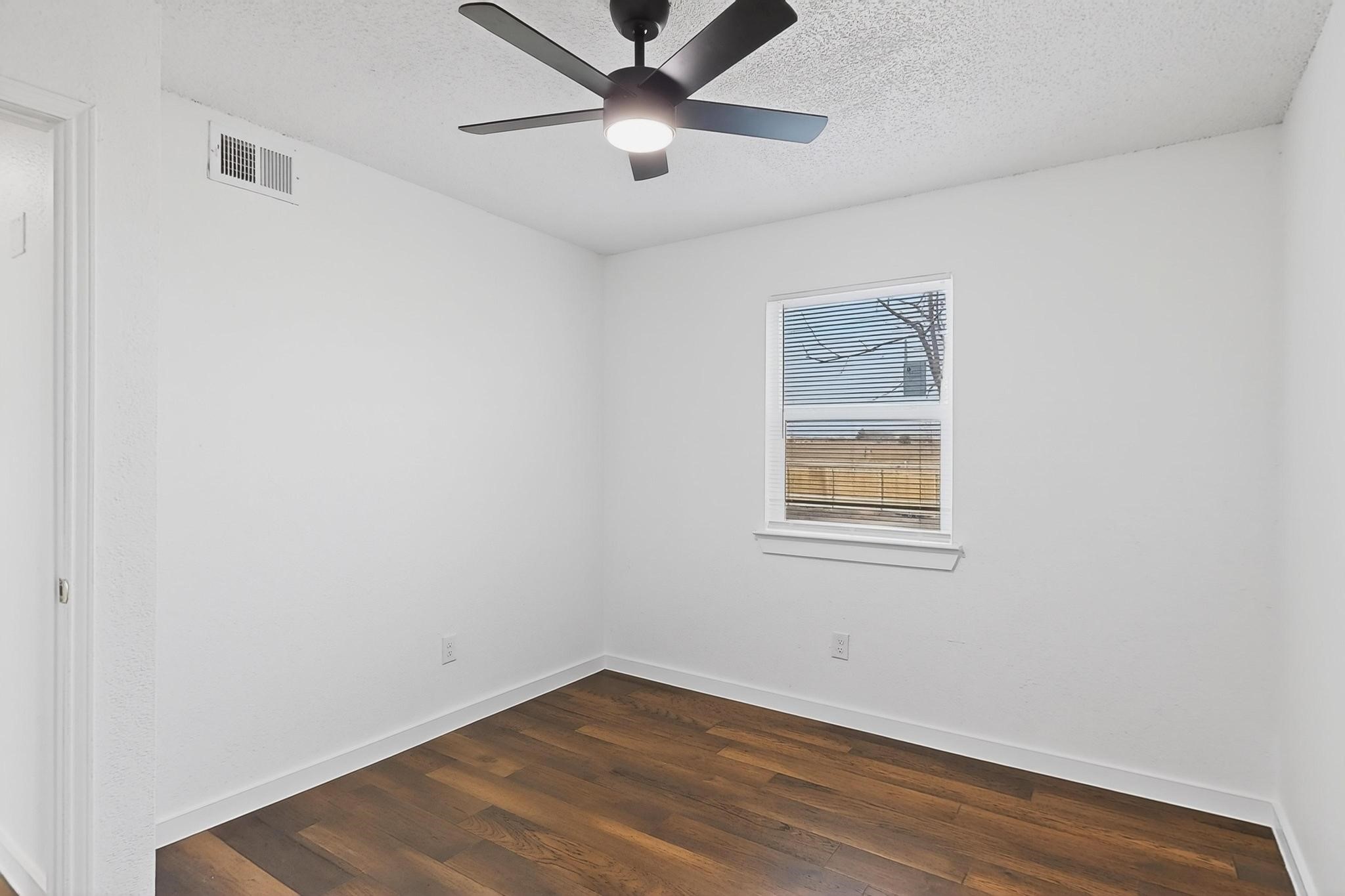 1700 Manor Garden Greenville TX 75401