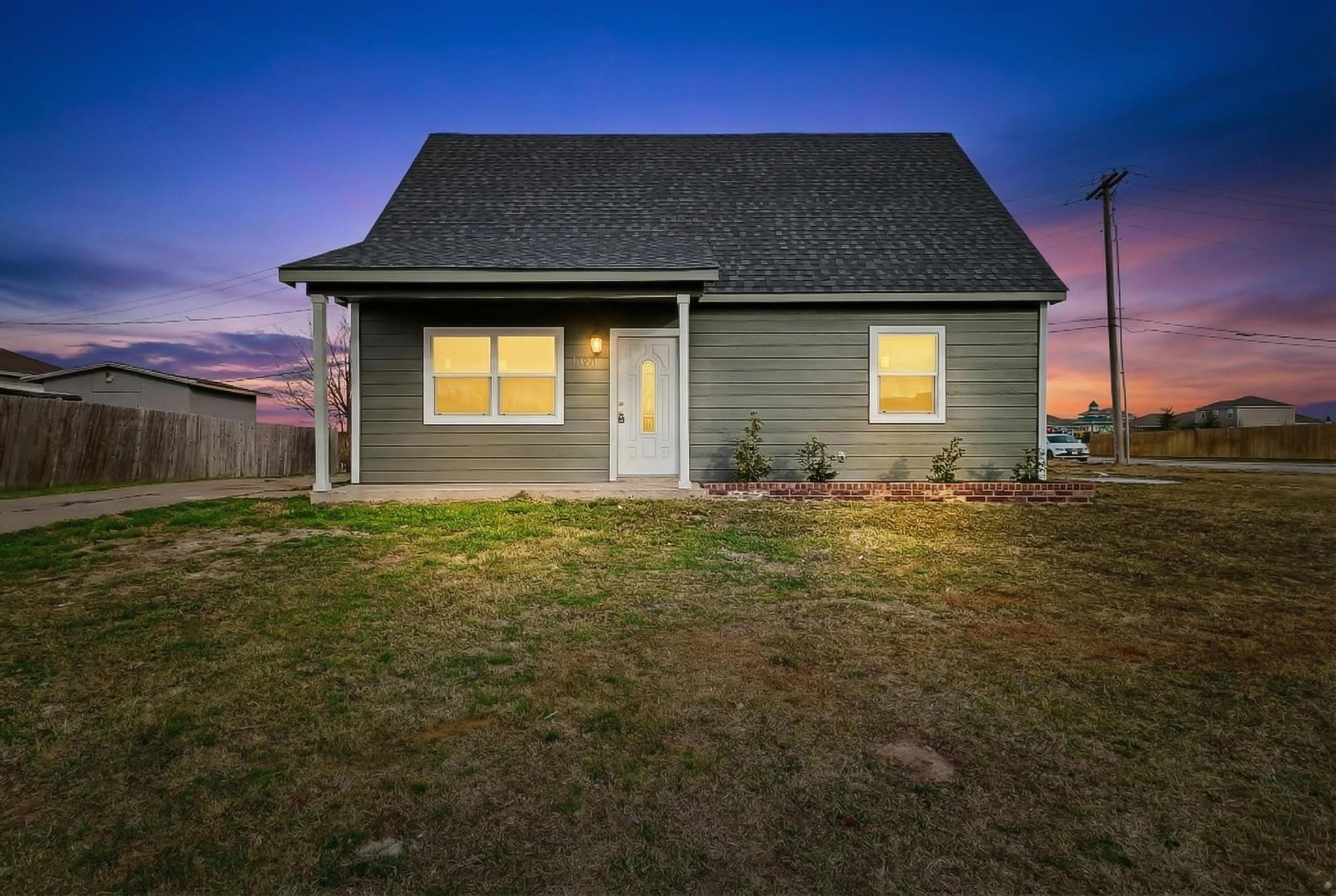 1700 Manor Garden Greenville TX 75401