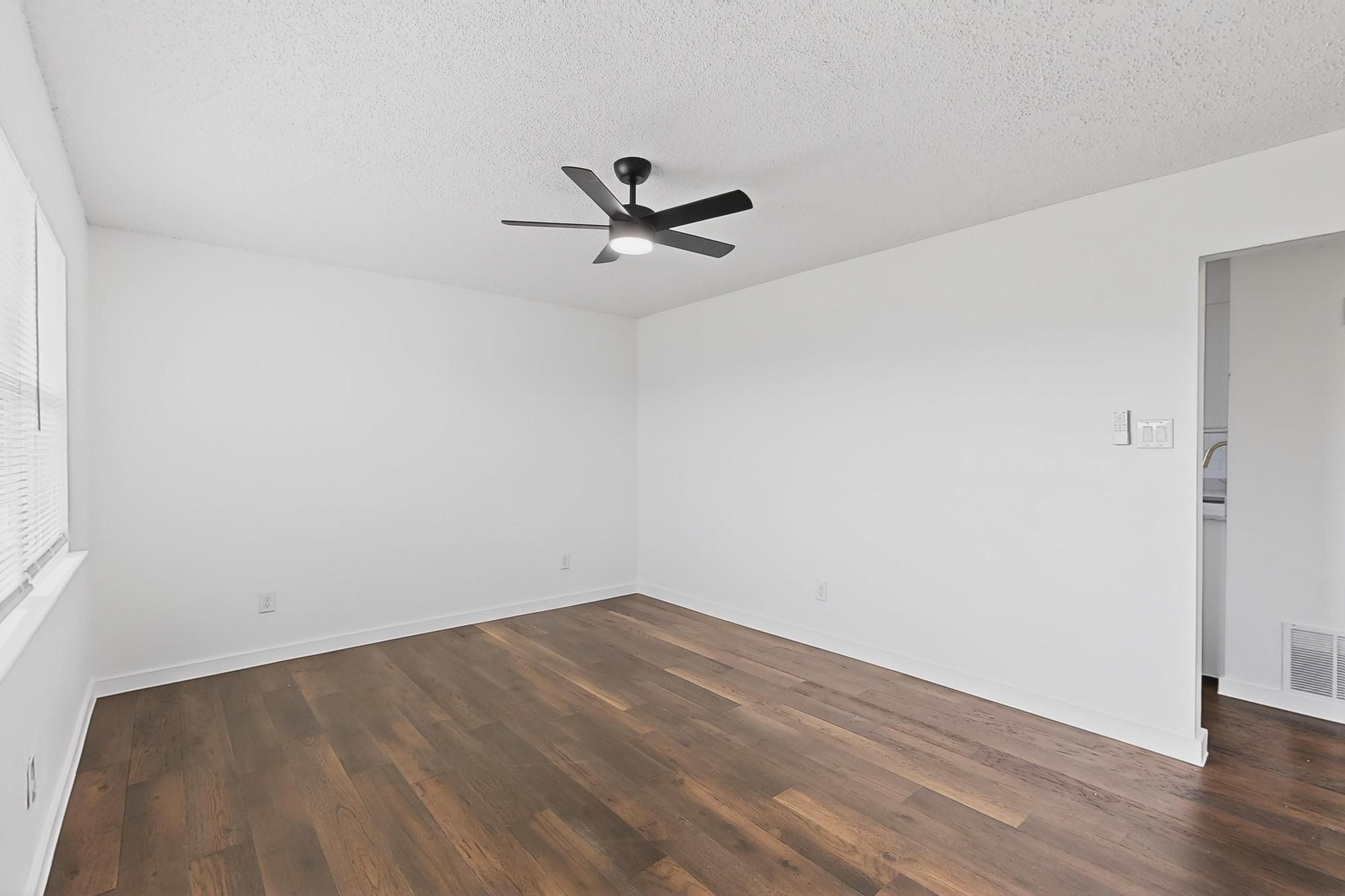 1700 Manor Garden Greenville TX 75401