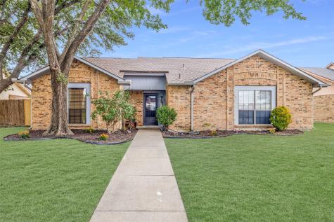 305 Hemlock Drive Grand Prairie TX 75052