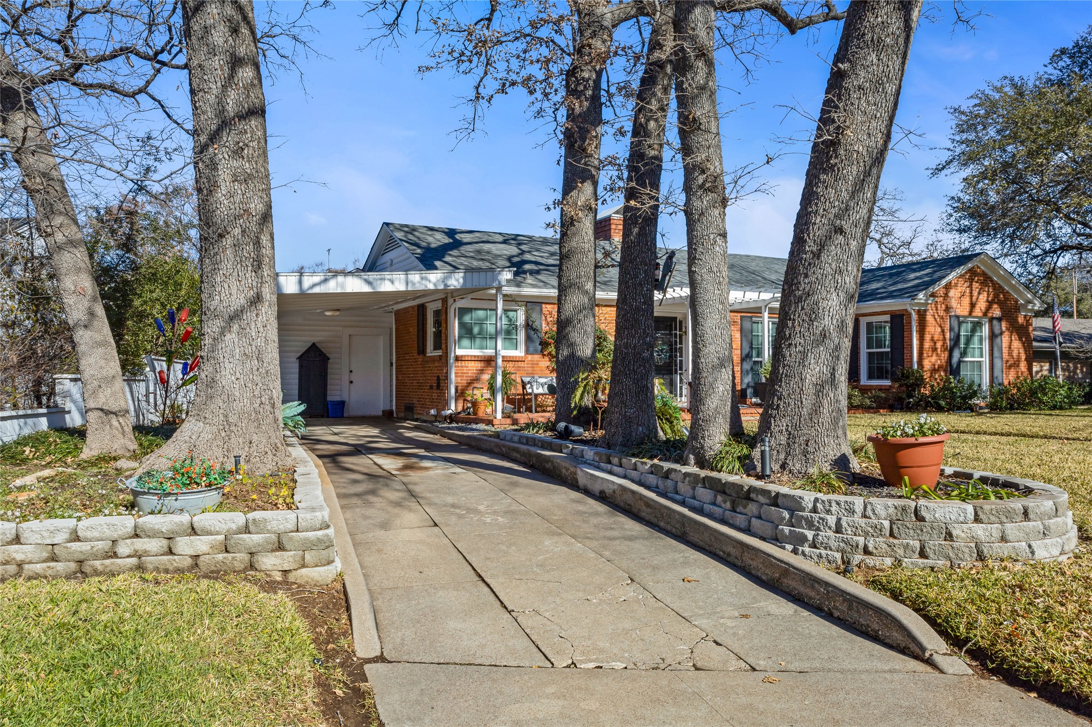 1415 Bluebonnet Drive Fort Worth TX 76111