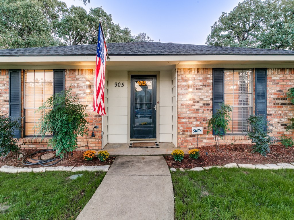 905 Summer Trail Flower Mound TX 75028