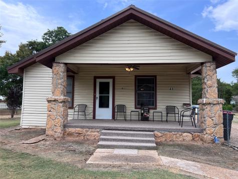 41 24th Street NW Paris TX 75460