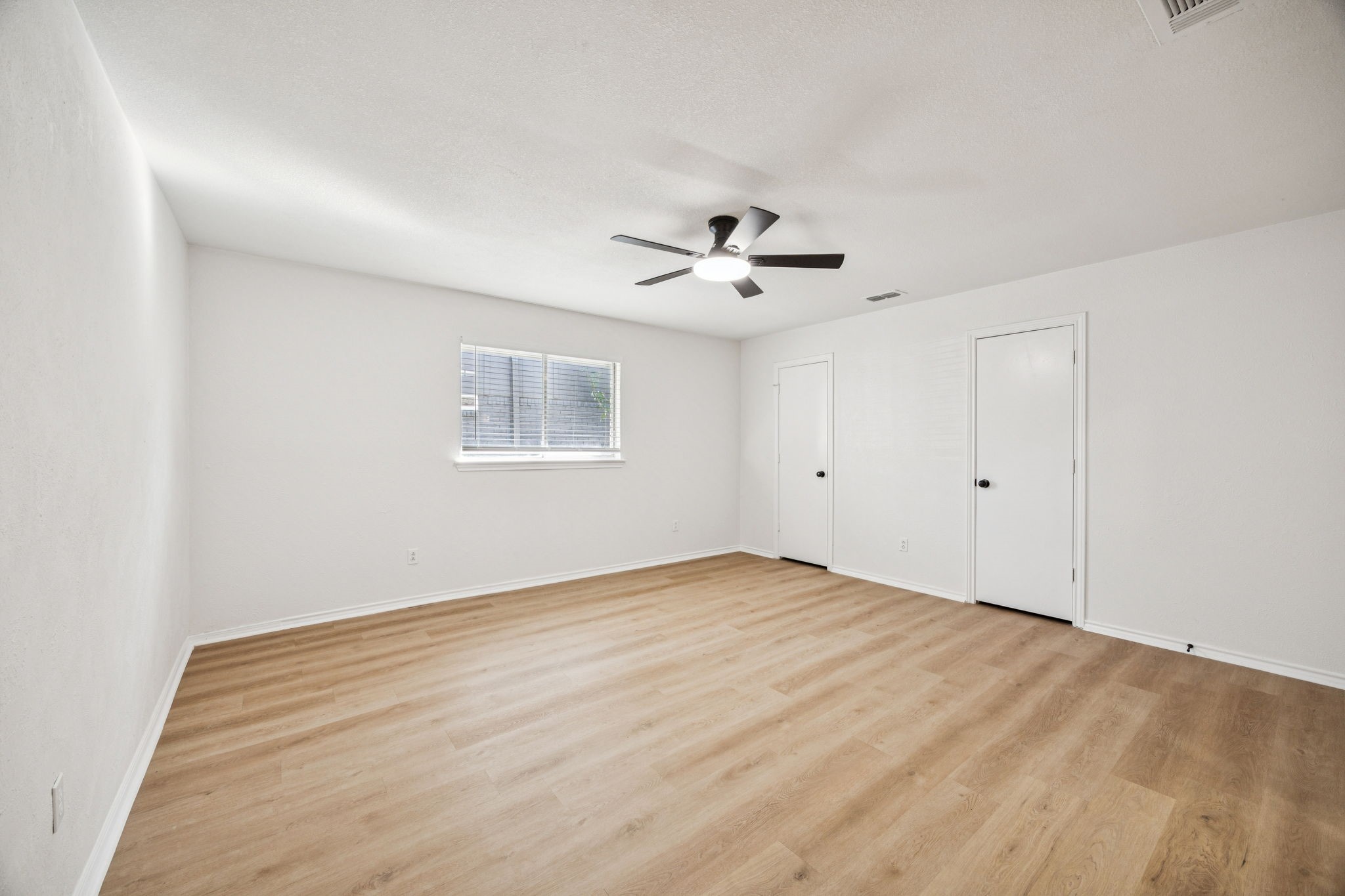 5909 Mark Lane Rowlett TX 75089