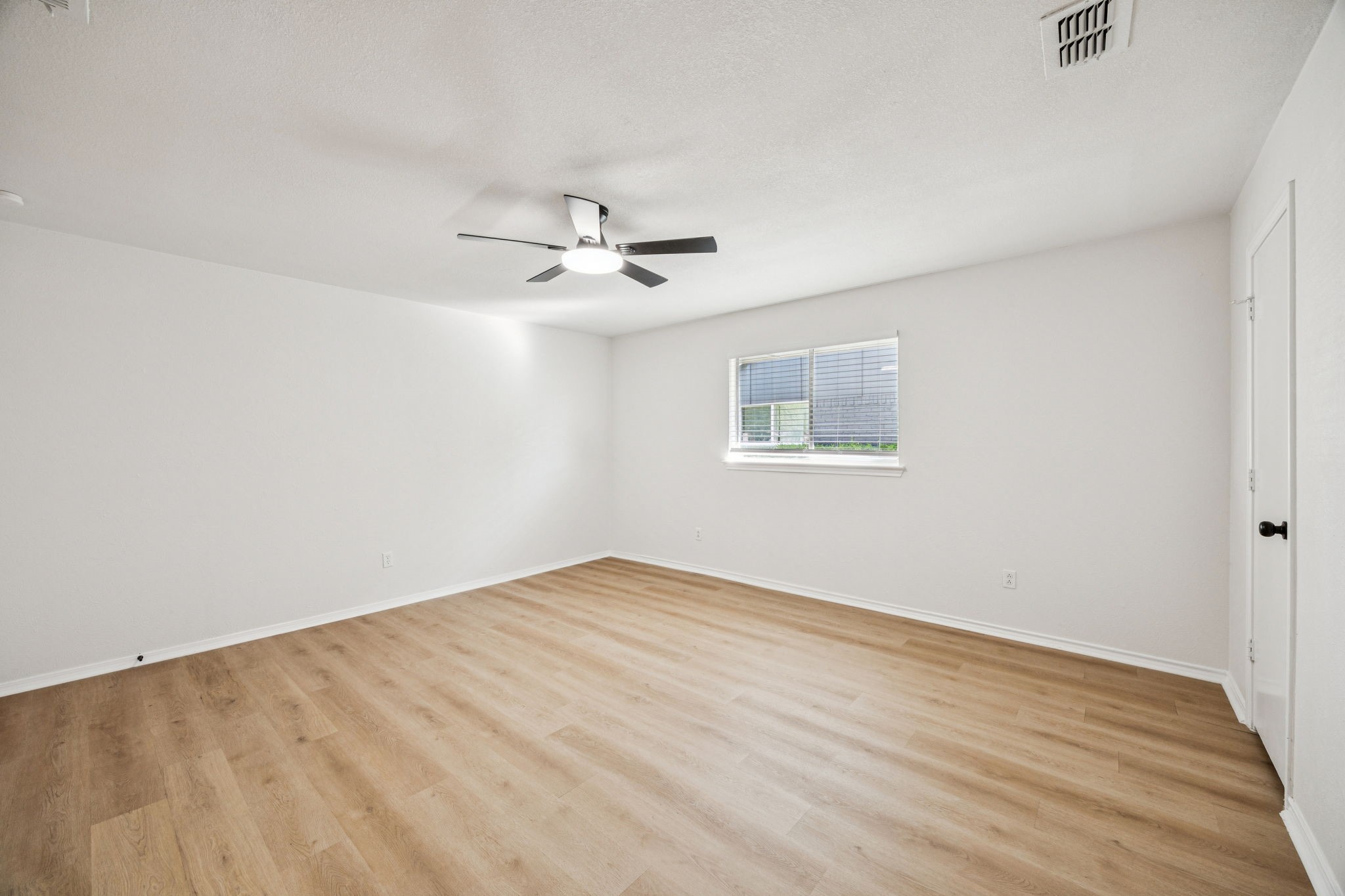 5909 Mark Lane Rowlett TX 75089