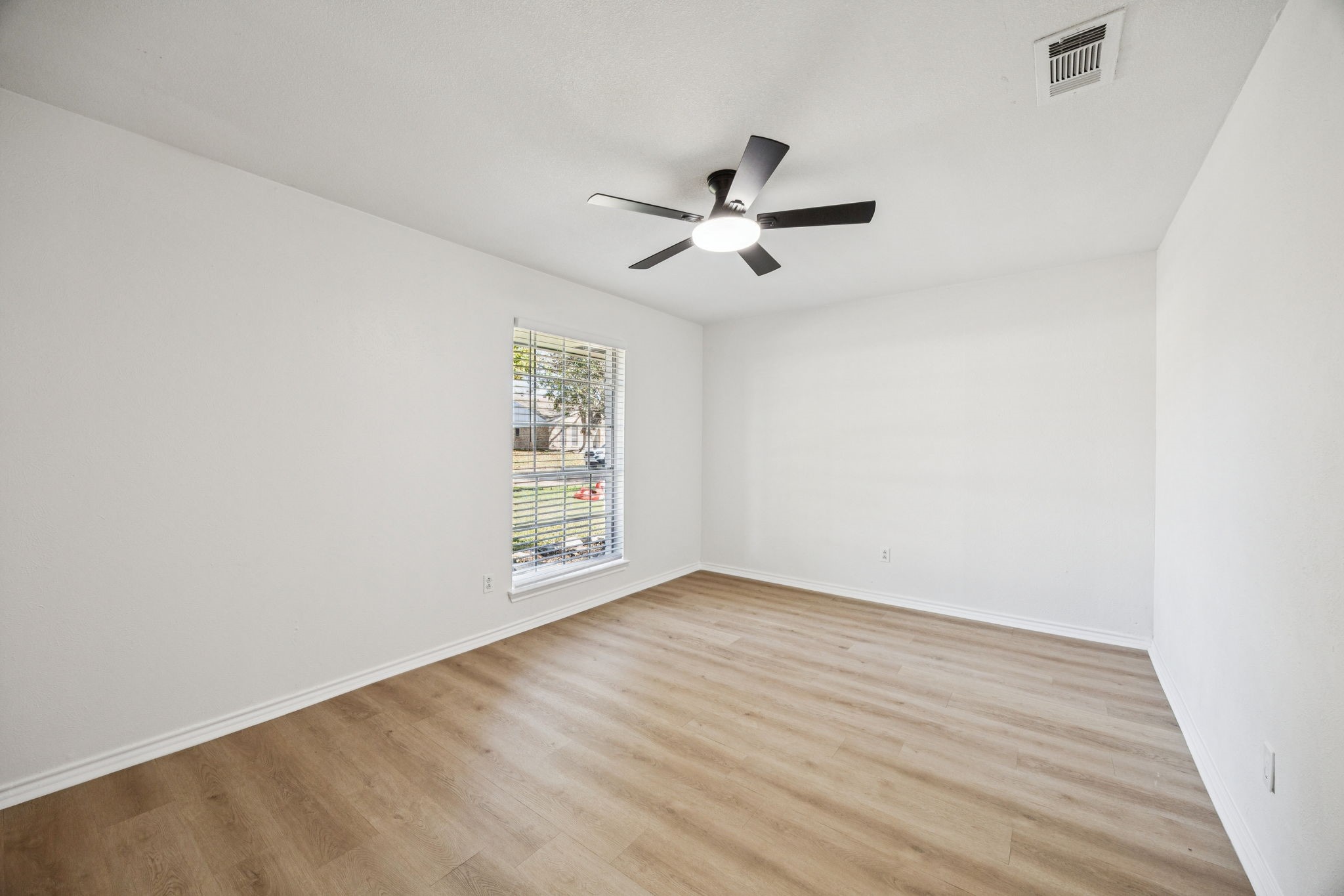 5909 Mark Lane Rowlett TX 75089
