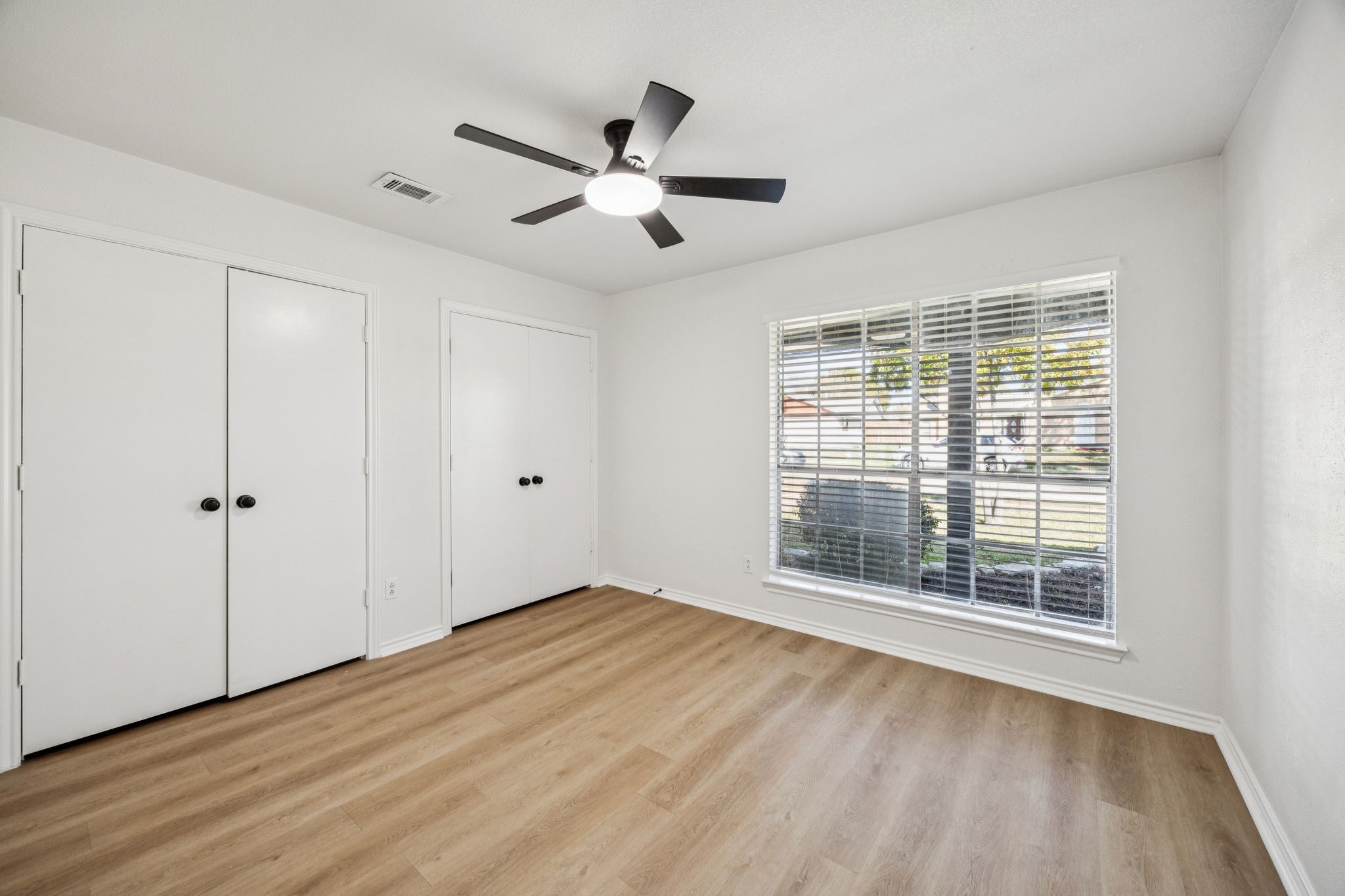 5909 Mark Lane Rowlett TX 75089