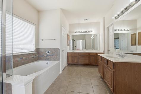 417 Roundrock Lane Fort Worth TX 76140