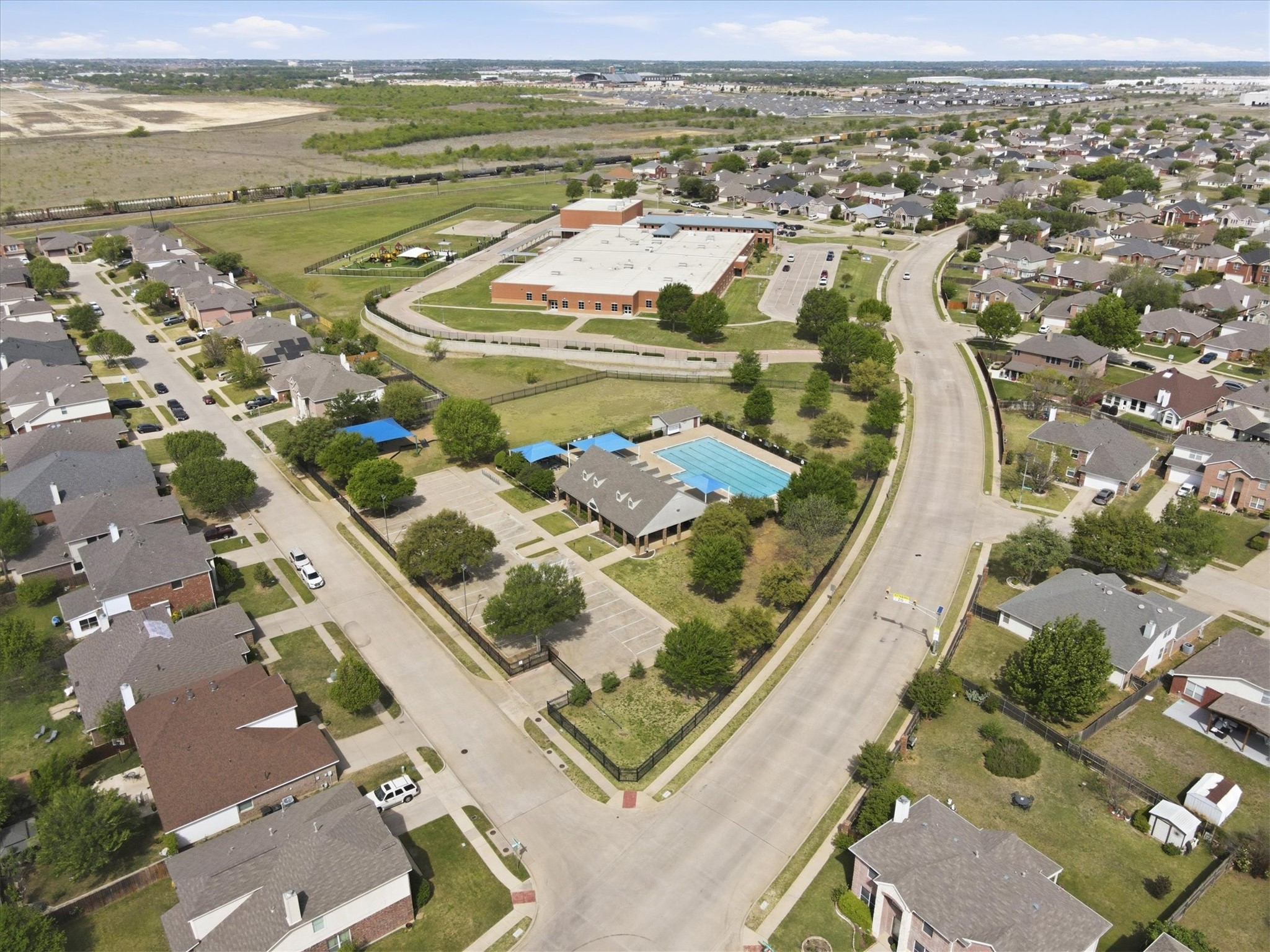 417 Roundrock Lane Fort Worth TX 76140