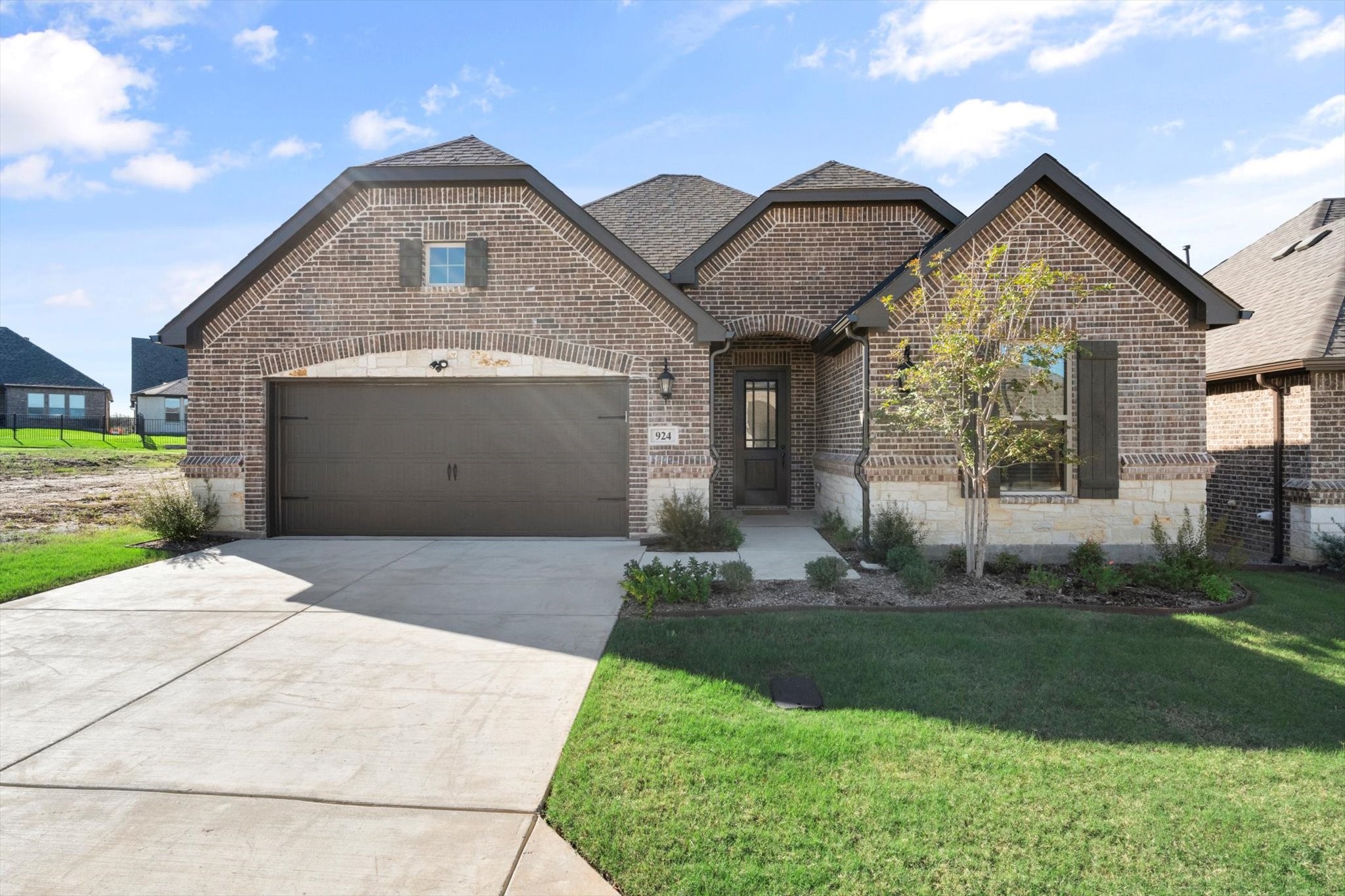 924 Capella Lane Mansfield TX 76063