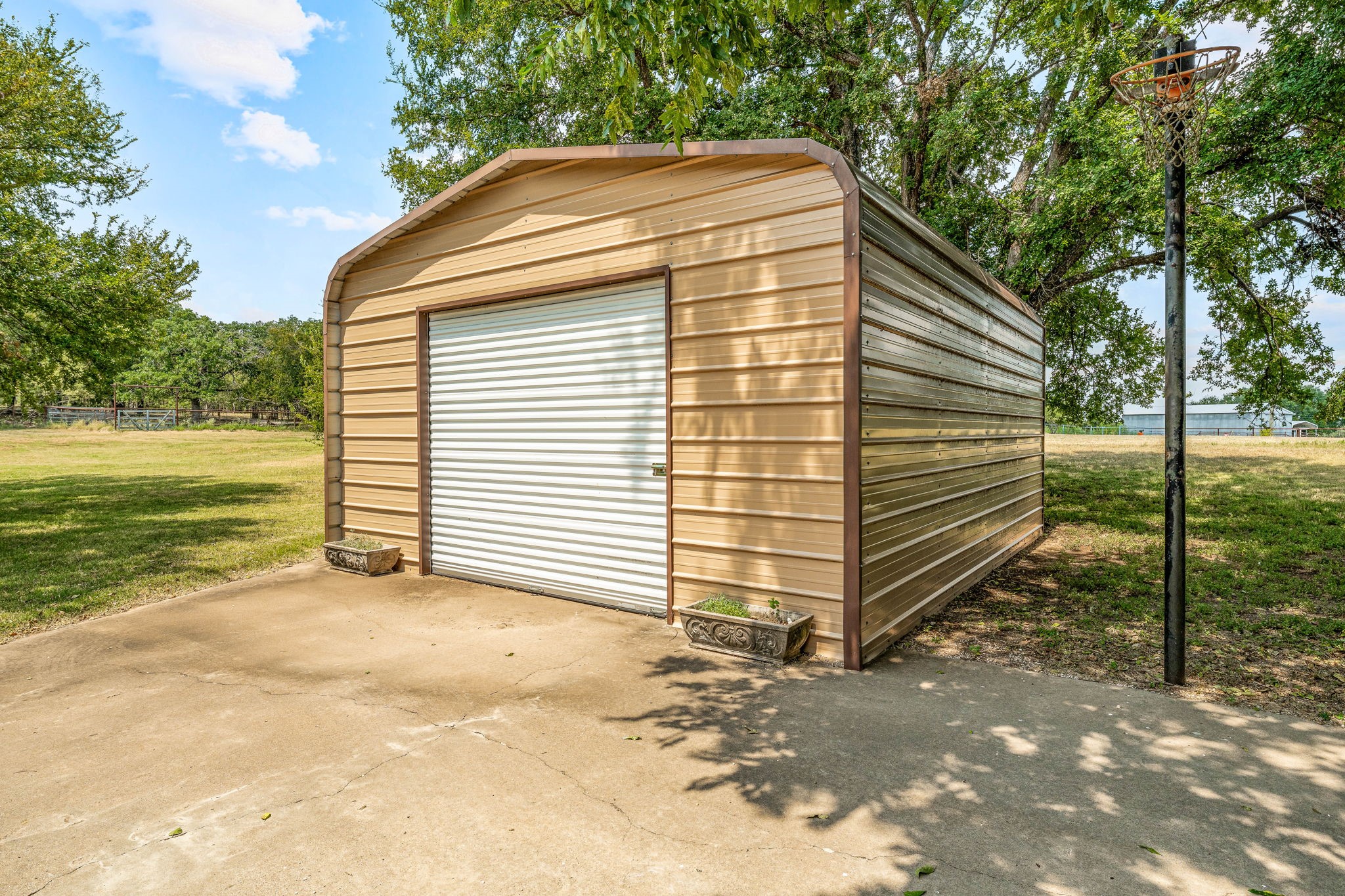 15061 Highway 6 Iredell TX 76649