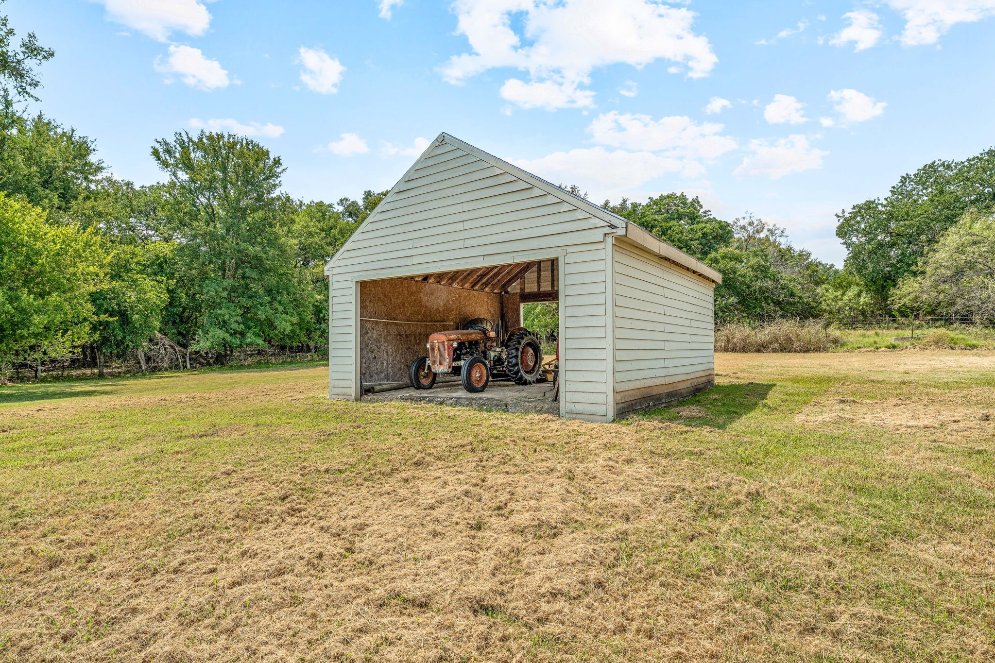 15061 Highway 6 Iredell TX 76649