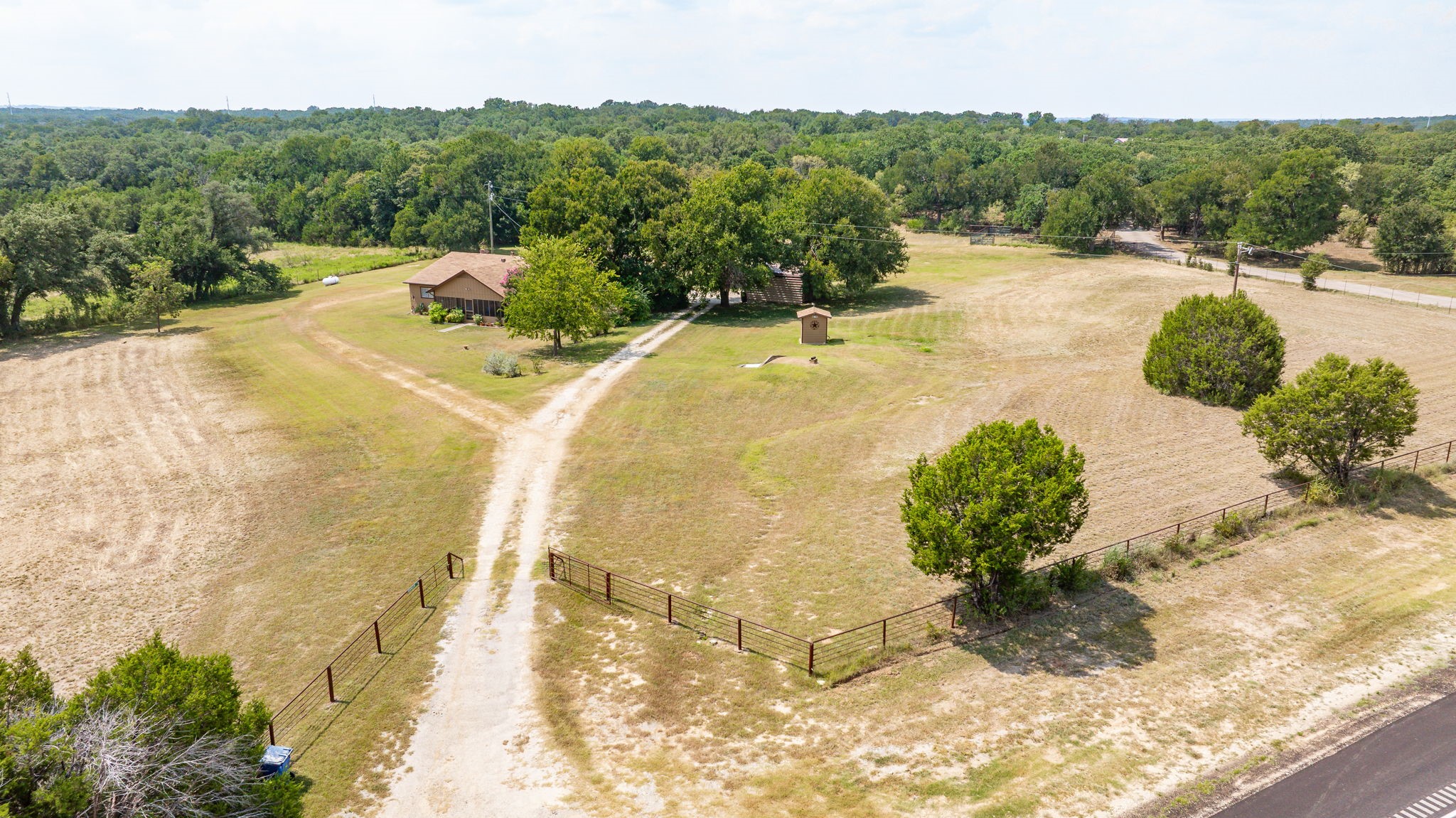 15061 Highway 6 Iredell TX 76649
