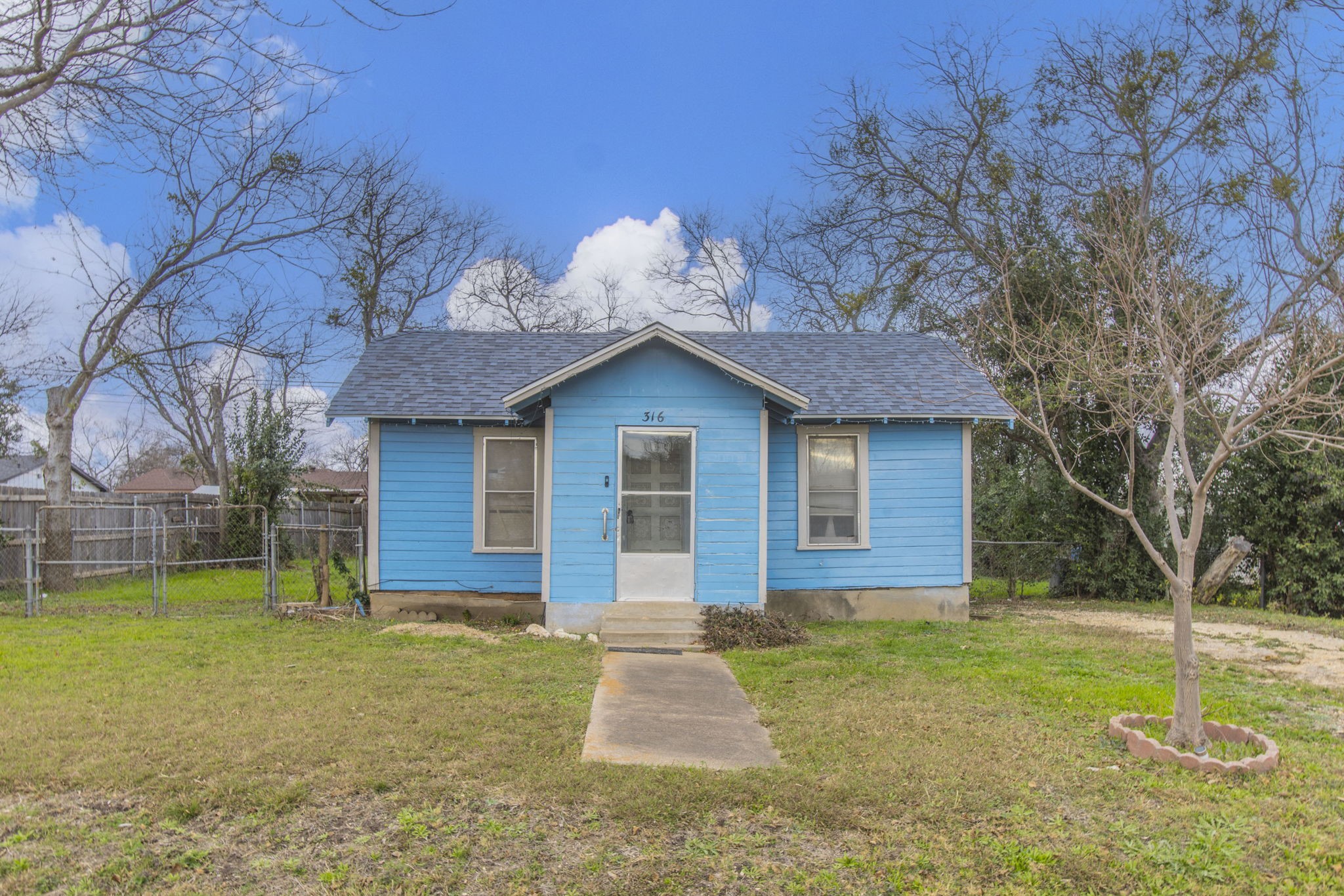 316 E Warren Street Hewitt TX 76643
