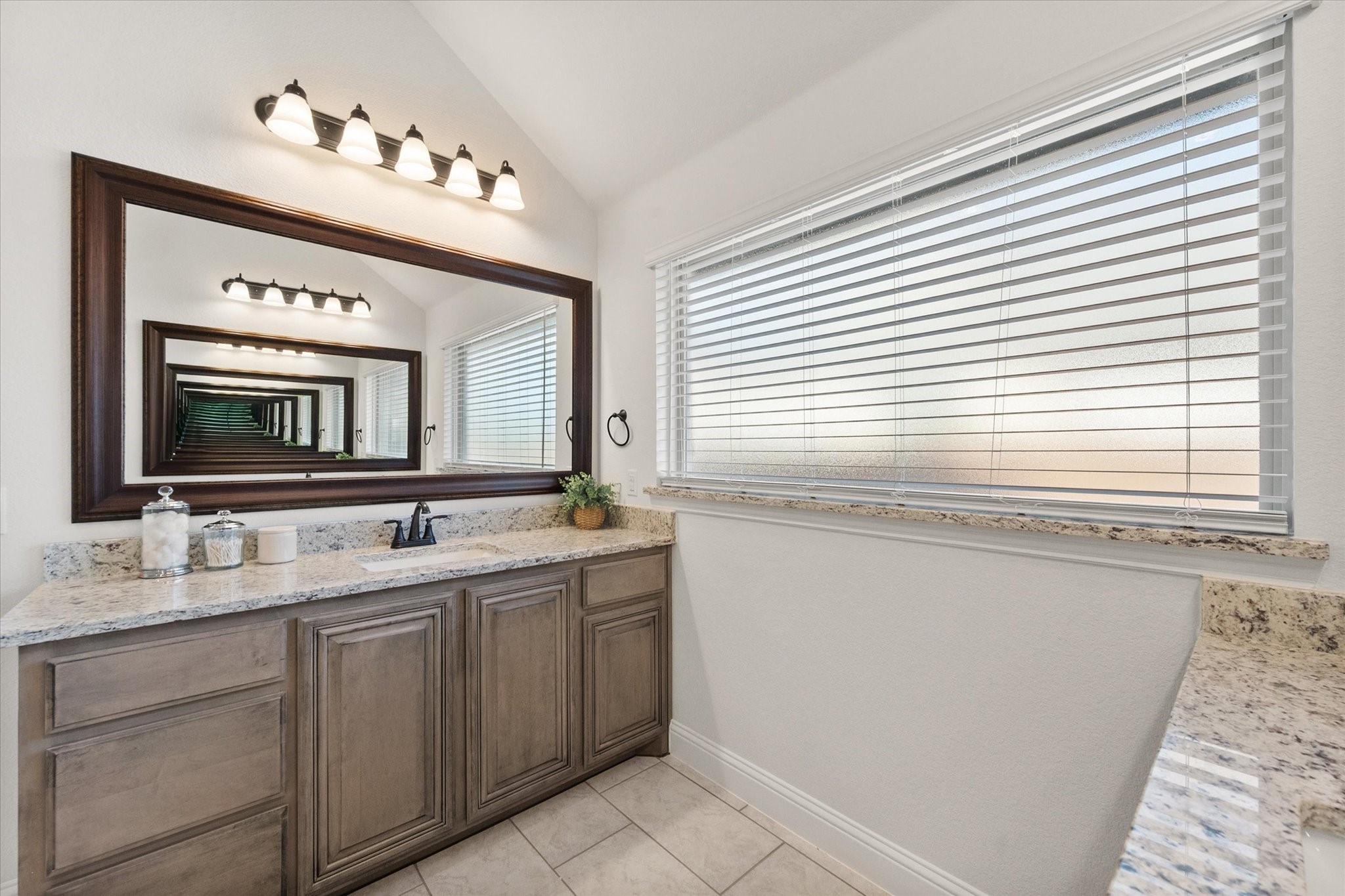 137 Fireberry Drive Glenn Heights TX 75154