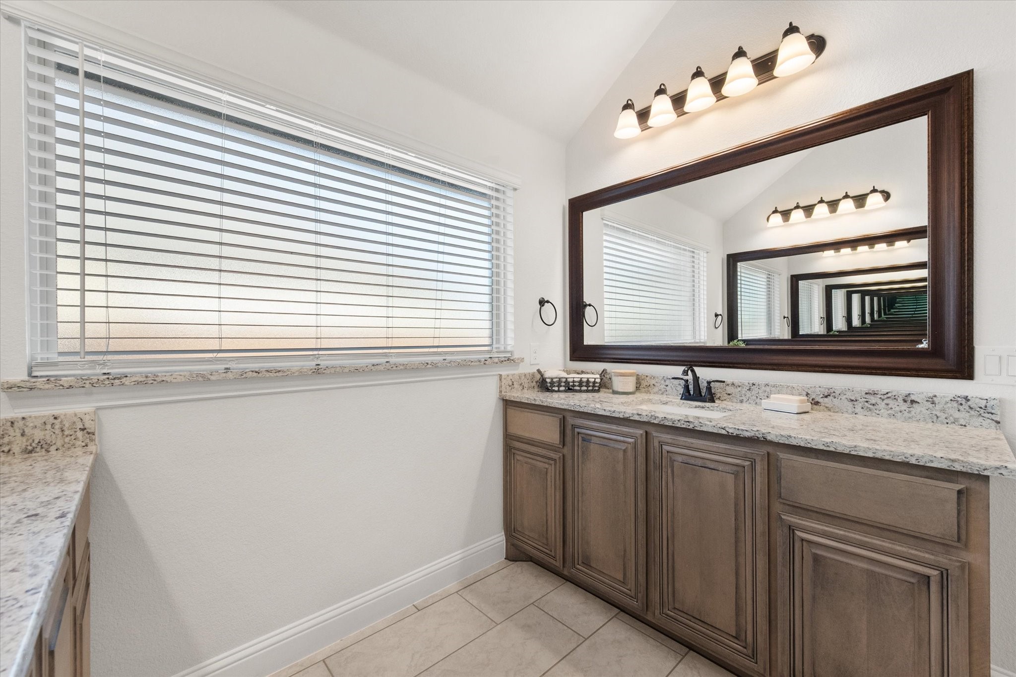 137 Fireberry Drive Glenn Heights TX 75154