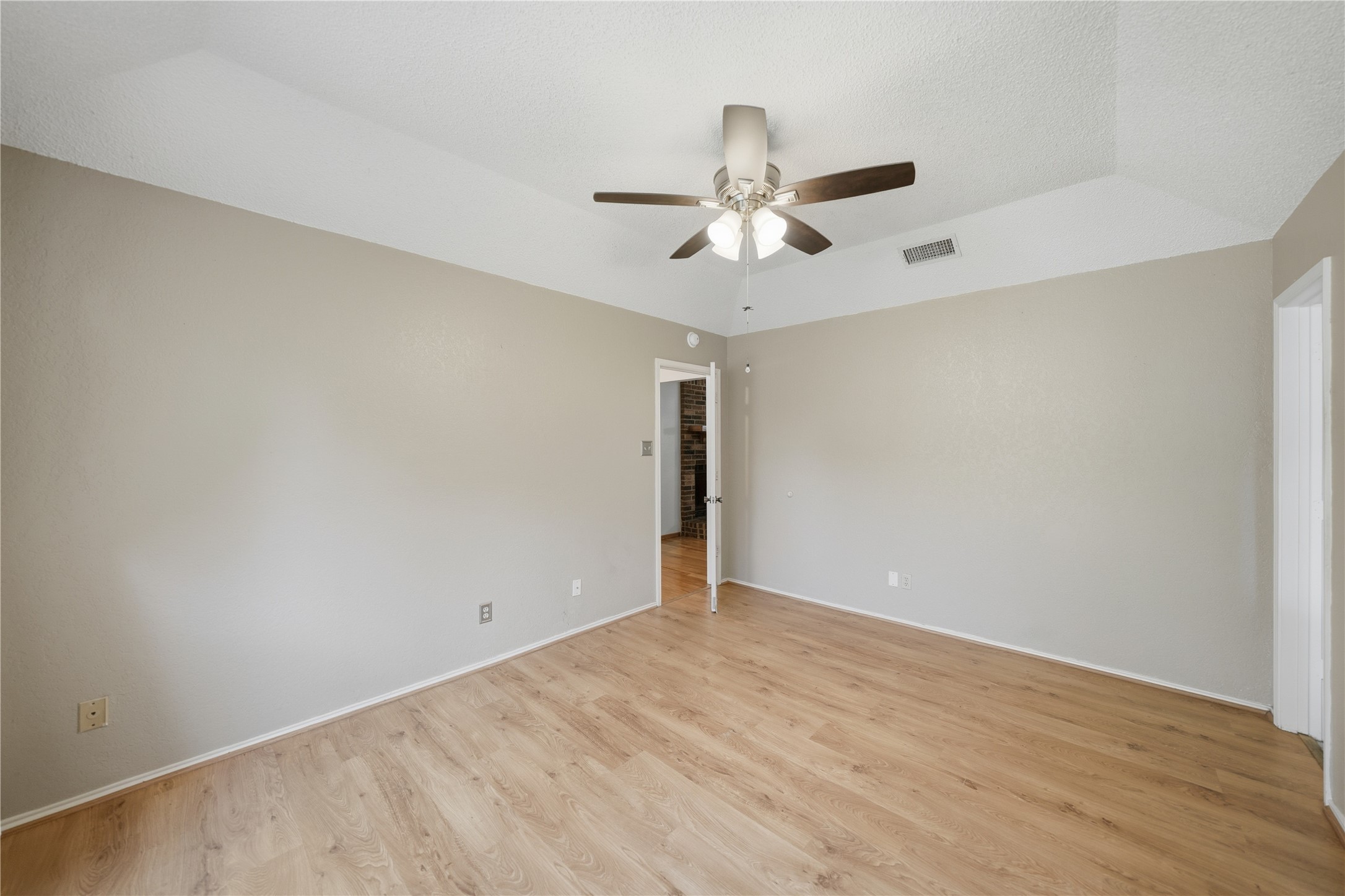 1129 W Hills Terrace Saginaw TX 76179