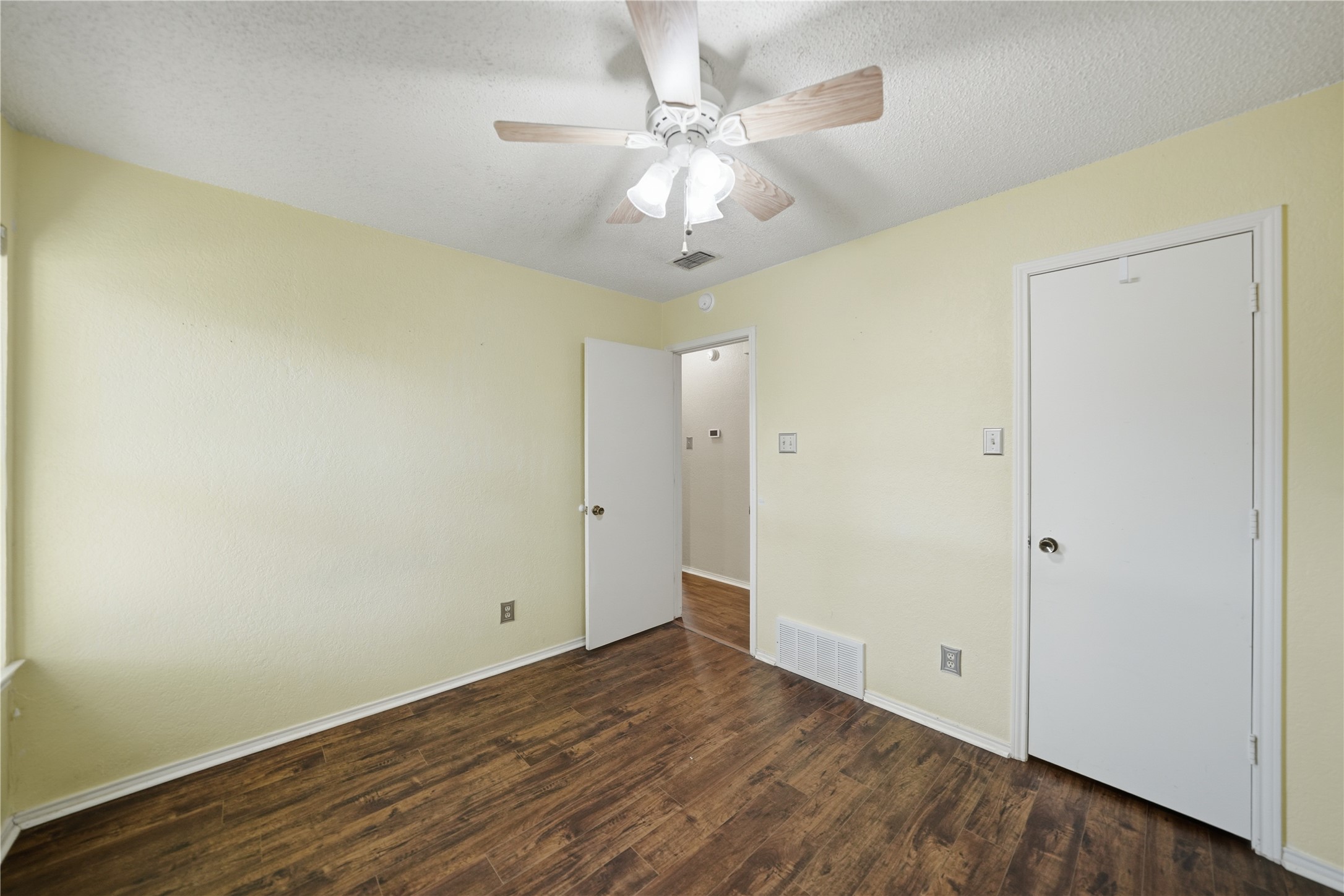 1129 W Hills Terrace Saginaw TX 76179
