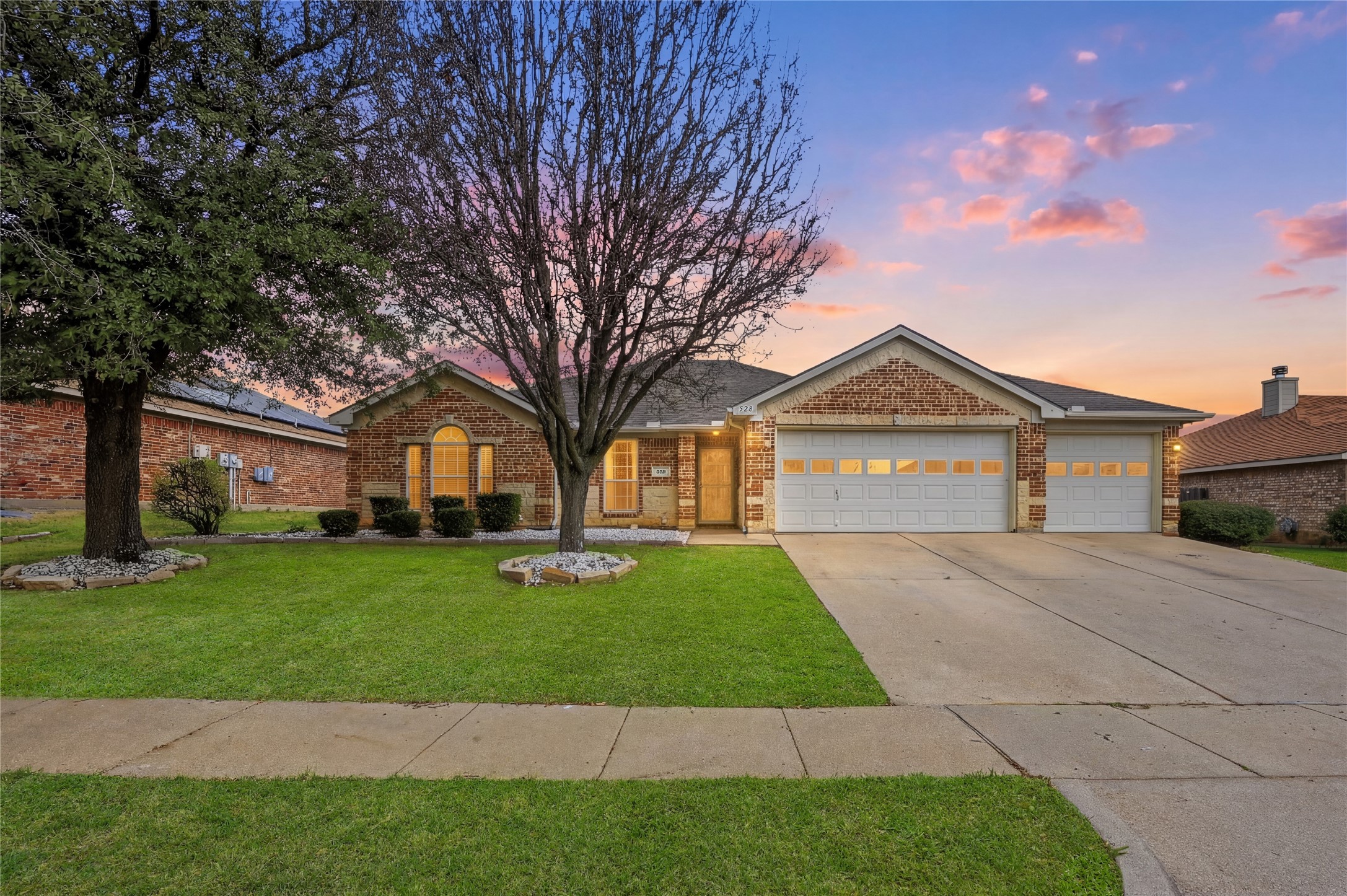 528 Bretts Way Burleson TX 76028