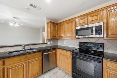 528 Bretts Way Burleson TX 76028