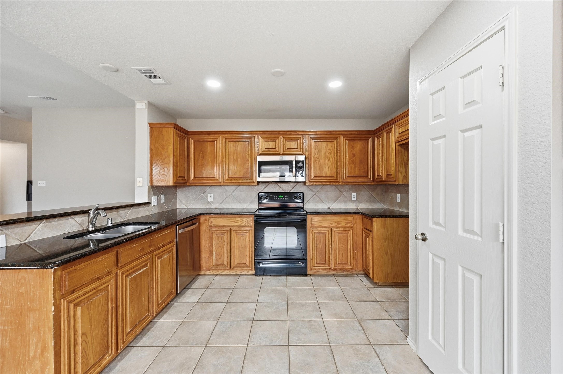 528 Bretts Way Burleson TX 76028