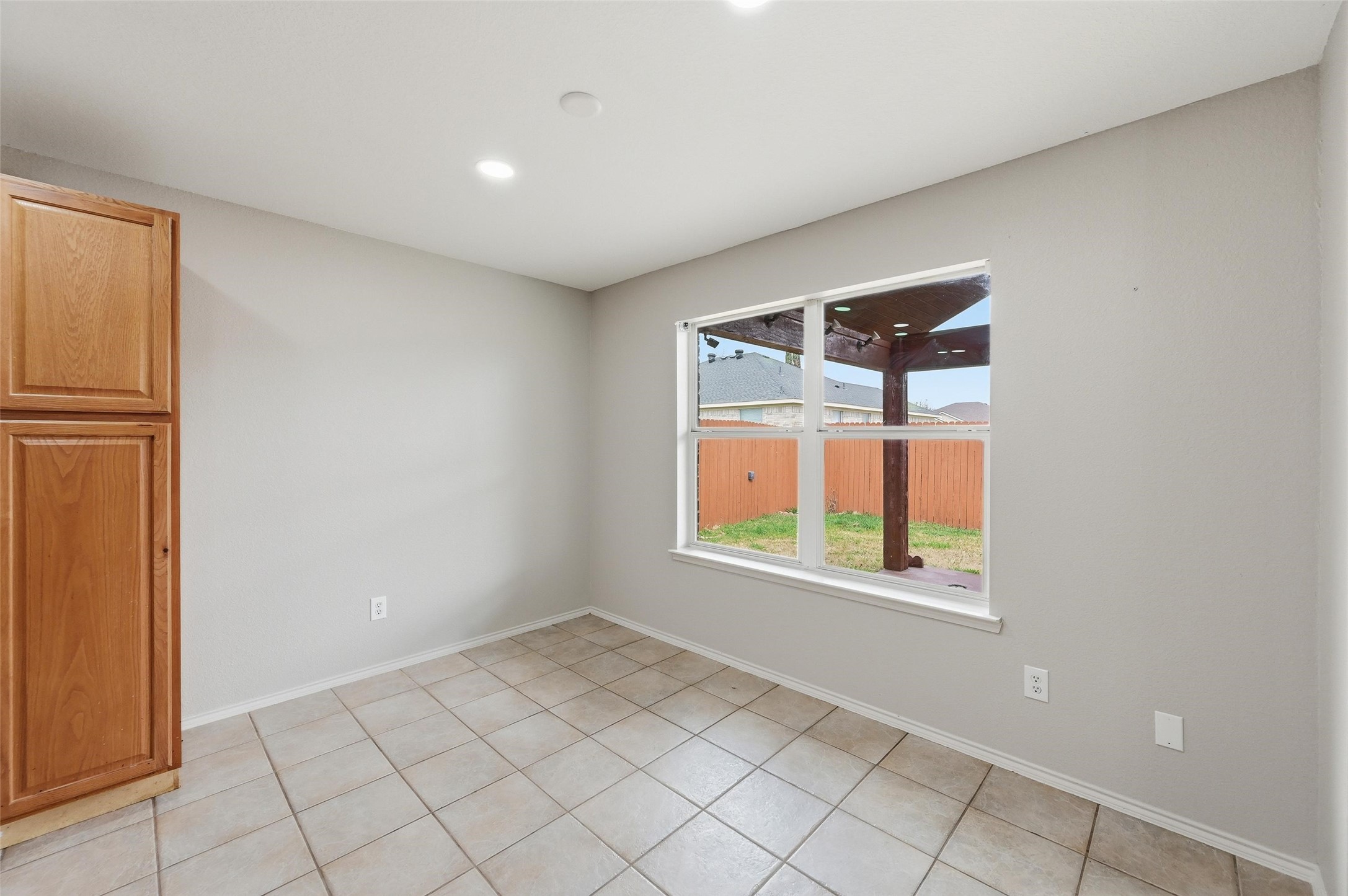 528 Bretts Way Burleson TX 76028